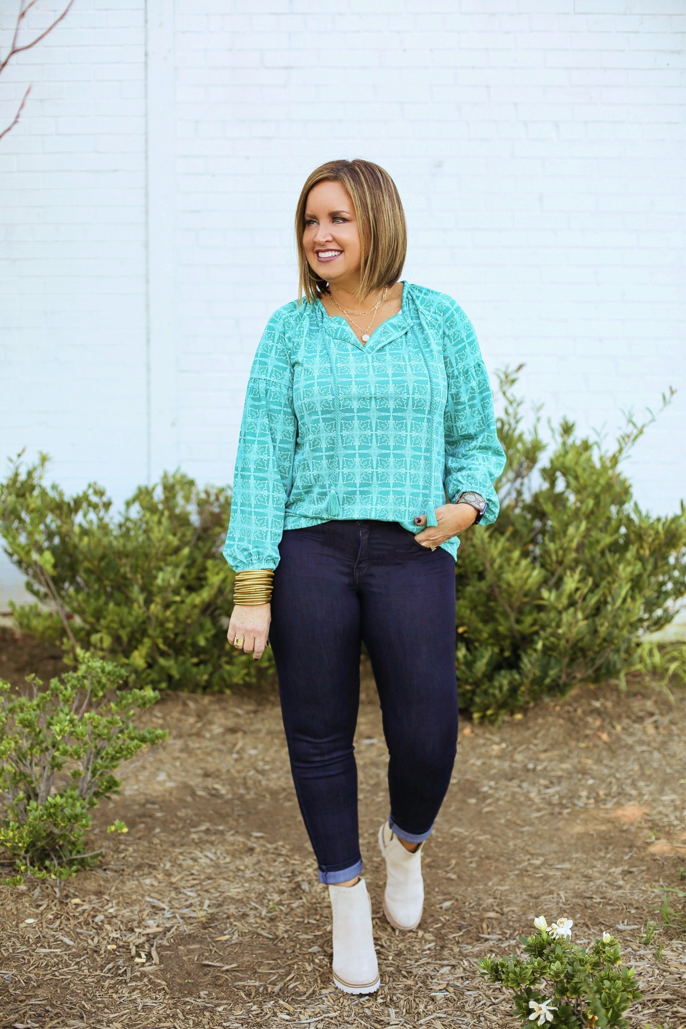 Cabana Life top - true to size (medium) - use code SMARTSOUTHERNSTYLE20 for 20% off

Jeans and boots run true to size 

#LTKunder100 #LTKstyletip #LTKcurves