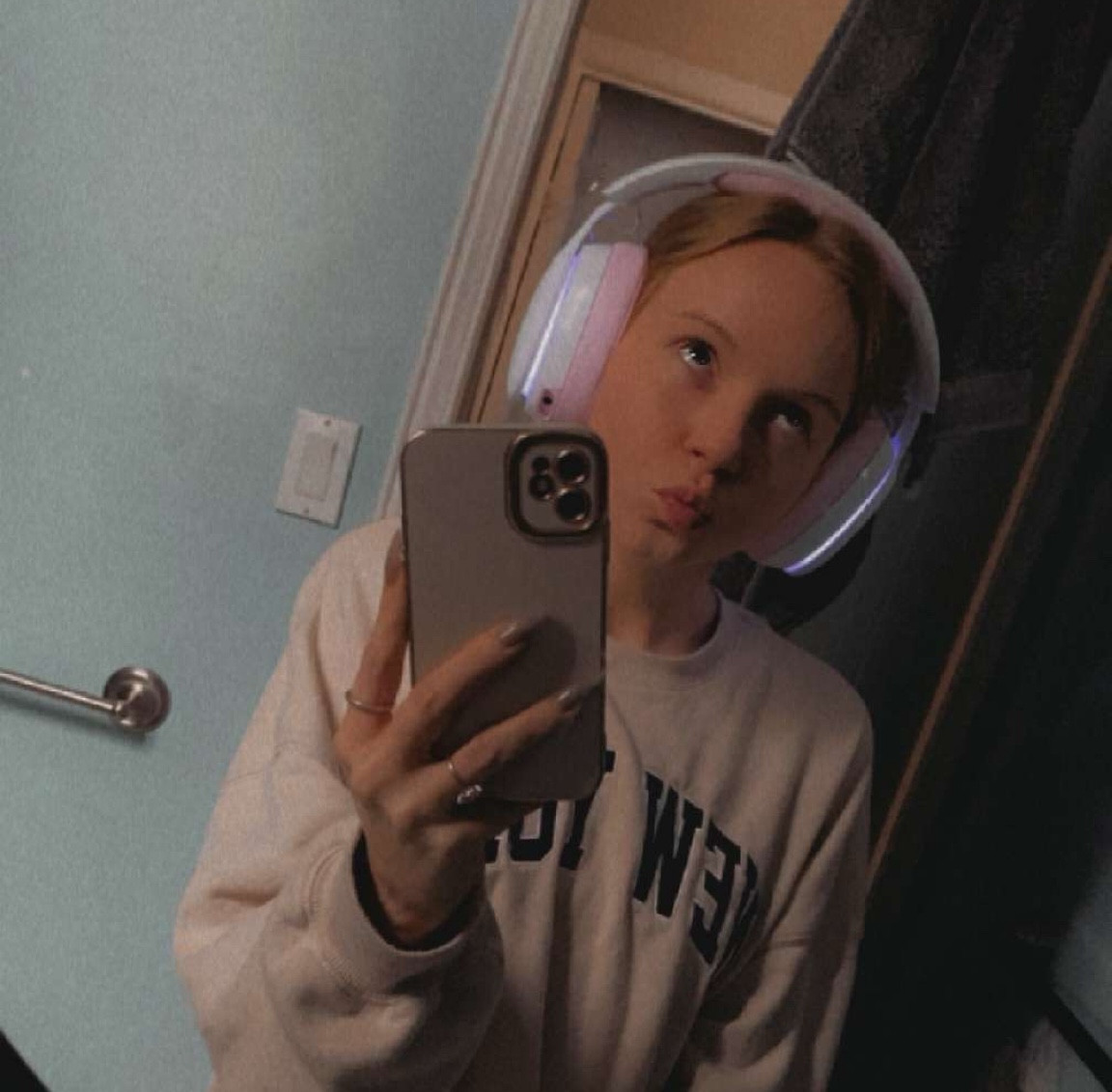 New headphones, new vibe 🎧💫 

The sound is next level and the glow is just a bonus! #HeadphoneFlex #MusicMode #TechVibes 

#LTKU #LTKVideo #LTKFindsUnder100