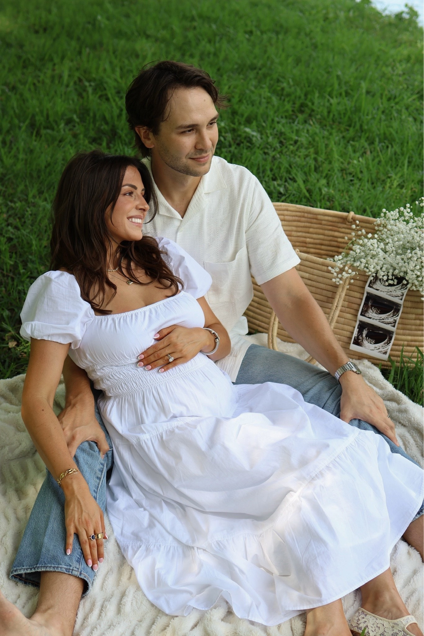Baby announcement outfit

#LTKBump #LTKSeasonal
