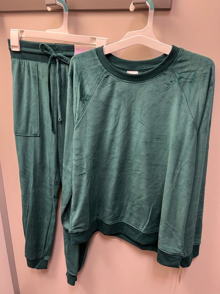 Amazing fleece pjs that are SO comfy! $20 for each piece! Also come in a cranberry color and other neutrals. 

Sizing: I sized up one for a looser fit, but could stay tts 



#LTKHoliday #LTKSeasonal #LTKunder50