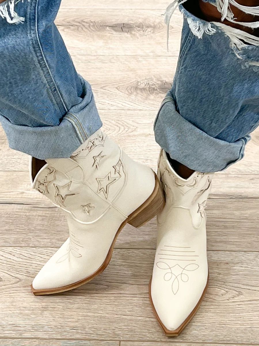 Star Gazer Western Boots | Cream | Talulah