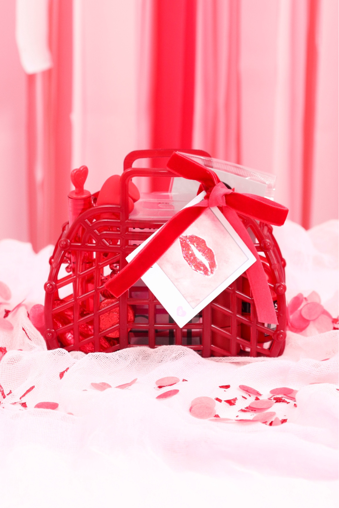 MINI Jelly Bag Gift Series: Taylor Swift Eras. #5 is RED
❤️❤️
This mini is full of Swiftie Valentine’s Day essentials:
❤️ Face sponge
❤️ Nail polish
❤️ Eye paint
❤️ Lip balm
🍒 A sticker cherry patch
❤️ Heart bubbles 
💋 Lip chocolate
❤️ A chocolate kiss
❤️ Heart hair band
❤️ Heart straw cover 

Perfect for Valentines, Easter, birthdays, party favors or just because! SAVE for that special Swiftie!
❤️❤️ SHARE with your fellow Swifties!
FOLLOW along for more Eras gift ideas!
❤️ ❤️ #valentinesday #galentinesday #eastergiftbadkets #taylorswiftvalentines #valentinesgifts #valentinesdaygiftideas #swifties#valentinesgiftideas #valentinegiftbasket #giftbasketideas #valentinesgift #taylorswiftparty #taylorswiftgiftideas


#LTKGiftGuide #LTKSeasonal #LTKparties