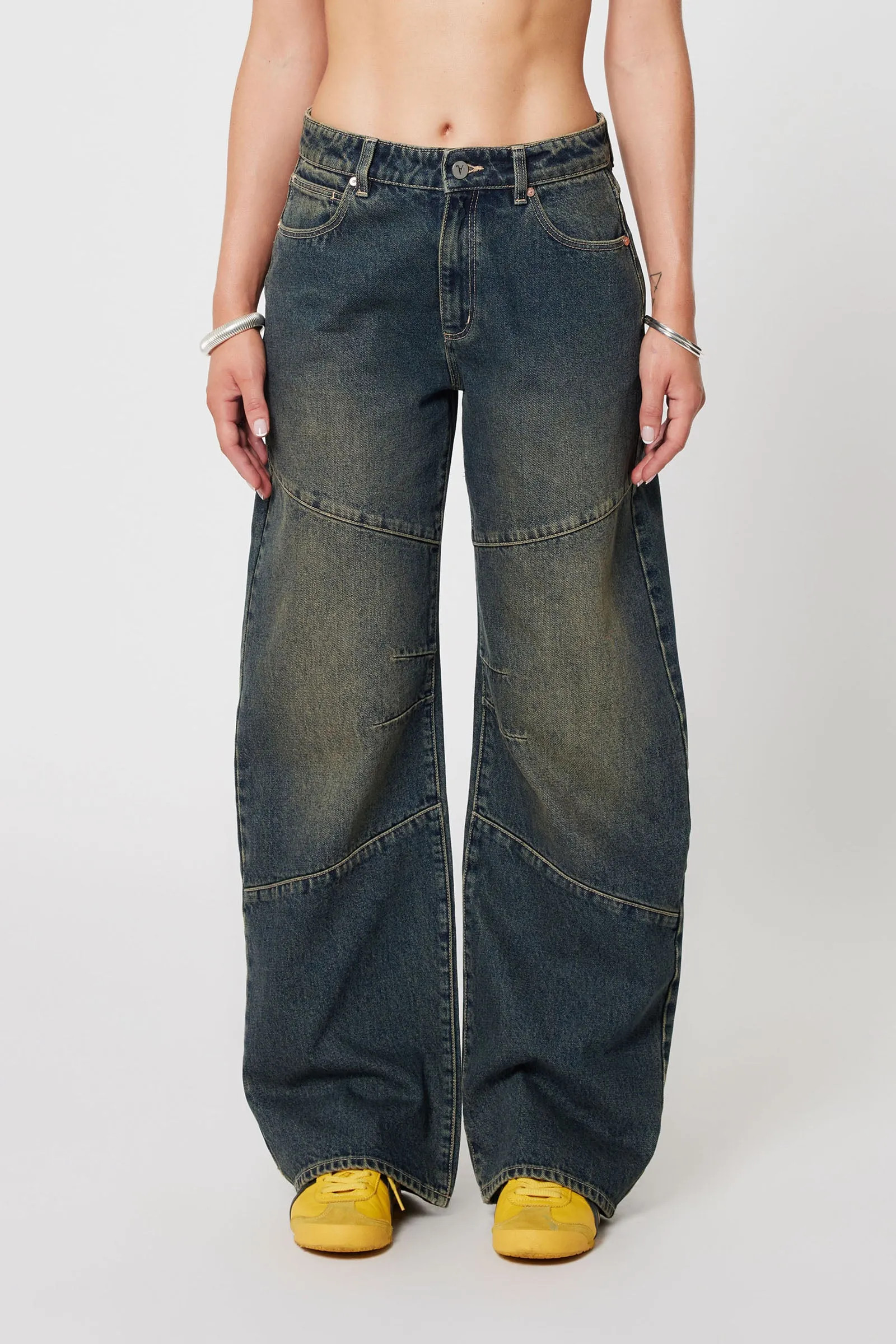 95 Mid Baggy - Quinn Worn | Abrand Jeans APAC
