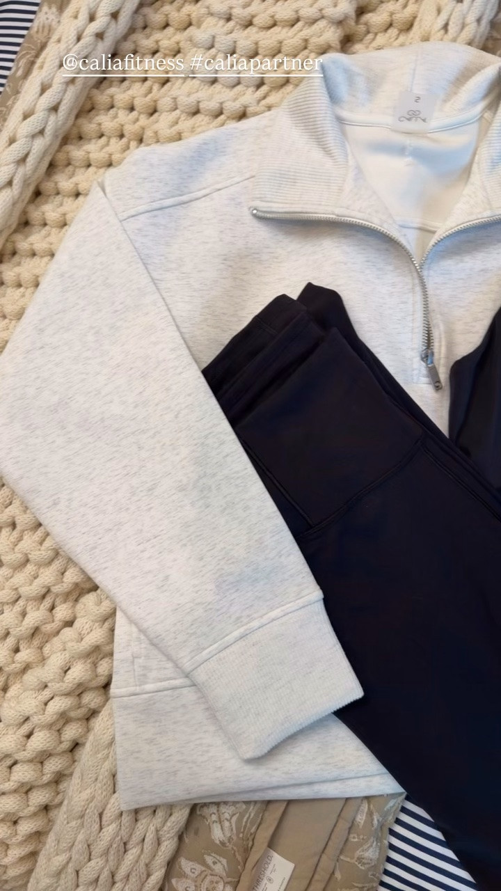 #caliapartner My go to outfit from @caliafitness for running errands, kids sports games, school drop off etc! These pieces will last, the quality is so good!!