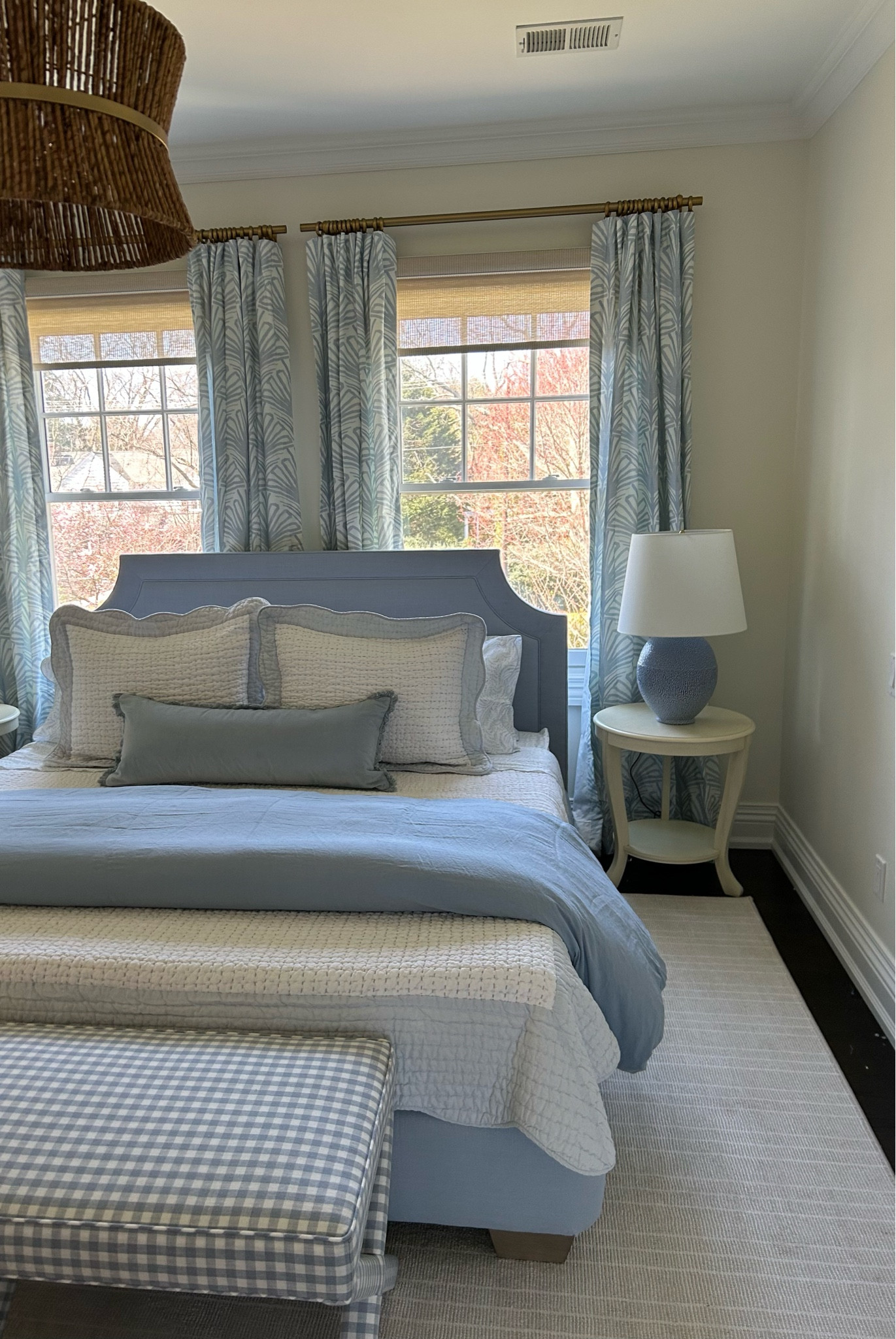 New England guest bedroom

Nancy Meyer’s aesthetic, coastal grandmother, upholstered bed, Serena & Lily, blue scalloped bedding, end of bed bench, gingham bench

#LTKstyletip #LTKhome #LTKfamily