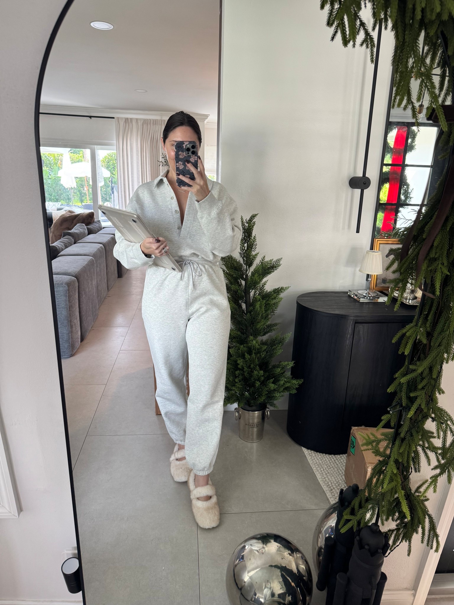 Comfiest set I own, obsessed with this Abercrombie jumpsuit 🤍🐑✨

#LTKSaleAlert #LTKGiftGuide #LTKHoliday