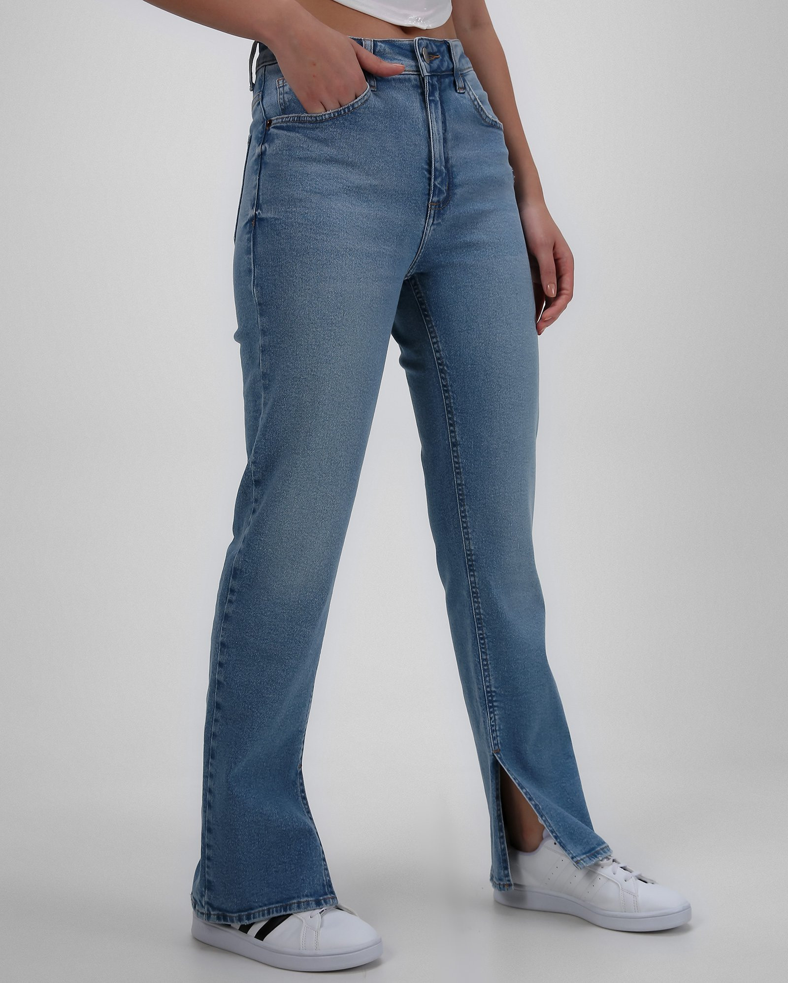 Calça jeans feminina bootcut fendas denim médio | Pool by Riachuelo | Riachuelo (BR)