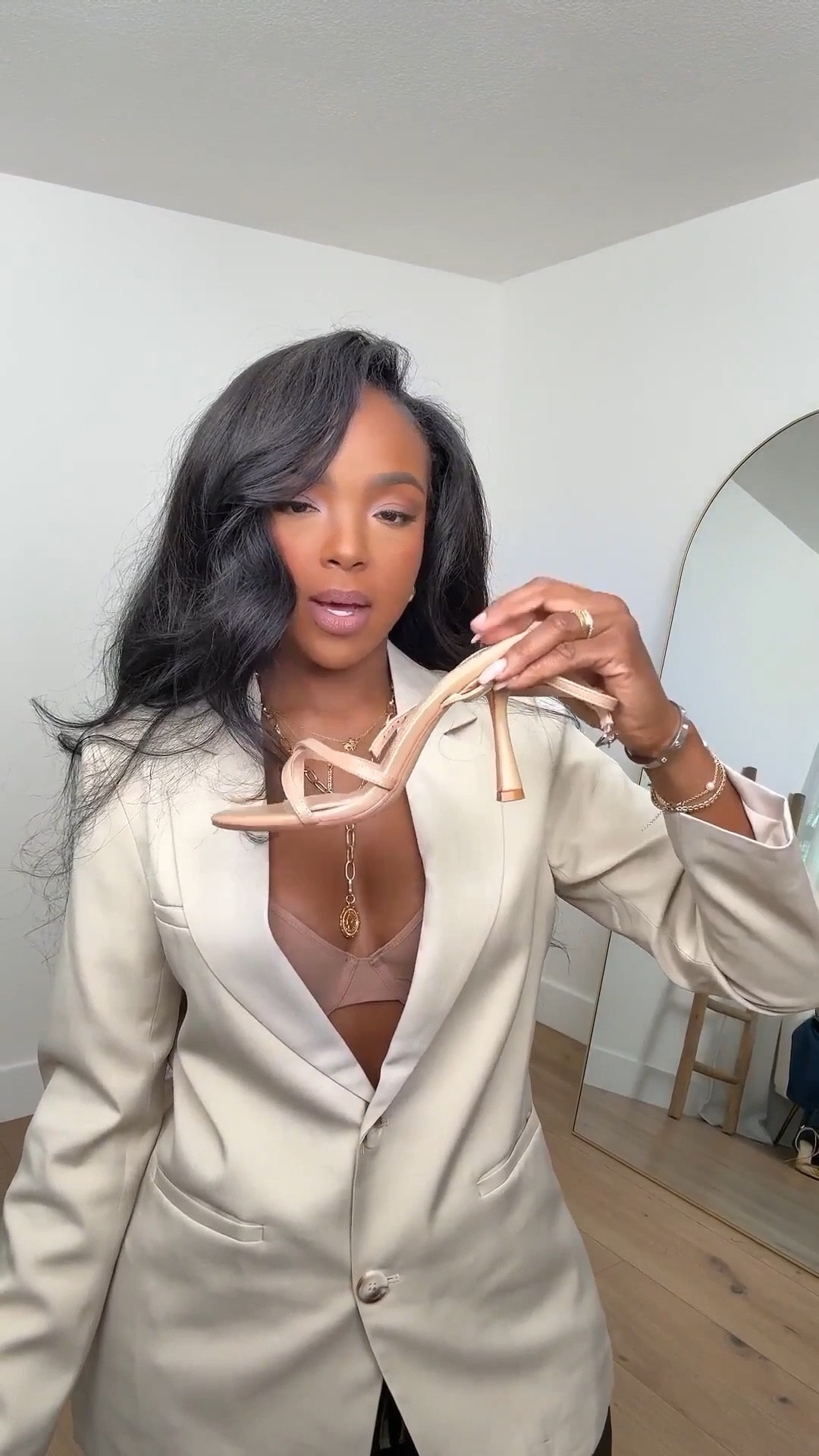 Elevate your style with this exquisite champagne blazer, paired effortlessly with nude heels and gold jewelry. The satin finish exudes luxury, while maintaining a minimalist and contemporary aesthetic.

This sophisticated ensemble is perfect for date nights, elegant evening dinners, or chic holiday gatherings.

📏 Sizing: The blazer is size small, and it fits true to size with a relaxed fit.

Save this post to recreate this timeless and feminine neutral combo, suitable for any season.

Follow my Instagram @kirasfashionfinds on the @shop.LTK app to view this post and access my exclusive app-only content!

Neutral satin outfit, blazer outfit inspiration, chic evening look, nude heels outfit, timeless feminine style 2025

Follow my LTK @kirasfashionfinds on the @shop.LTK app to view this post and access my exclusive app-only content!

#liketkit 
@shop.ltk
https://liketk.it/5r6hL

