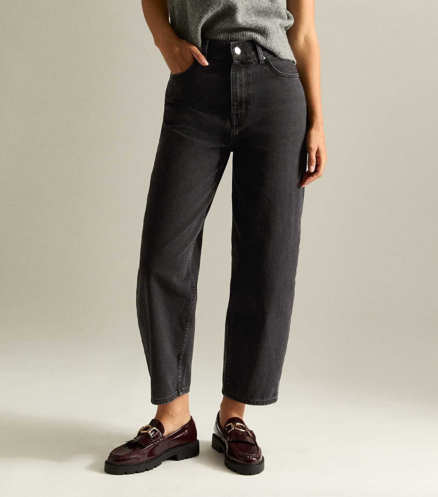 Washed Black Ankle Grazer Barrel Leg Jeans | New Look | New Look (UK)