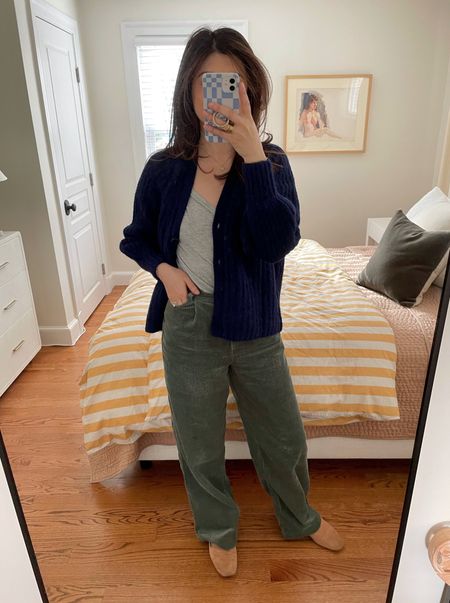 Comfiest pants and my absolute new faves. And on sale!

Pants via Sessun - TTS (size 34) https://en.sessun.com/catalogue/corduroy/insta-hello-misty-jade.html

Sweater via Sezane - XXS - sized down

Top via Jcrew - Small 

#LTKsalealert #LTKstyletip #LTKSeasonal