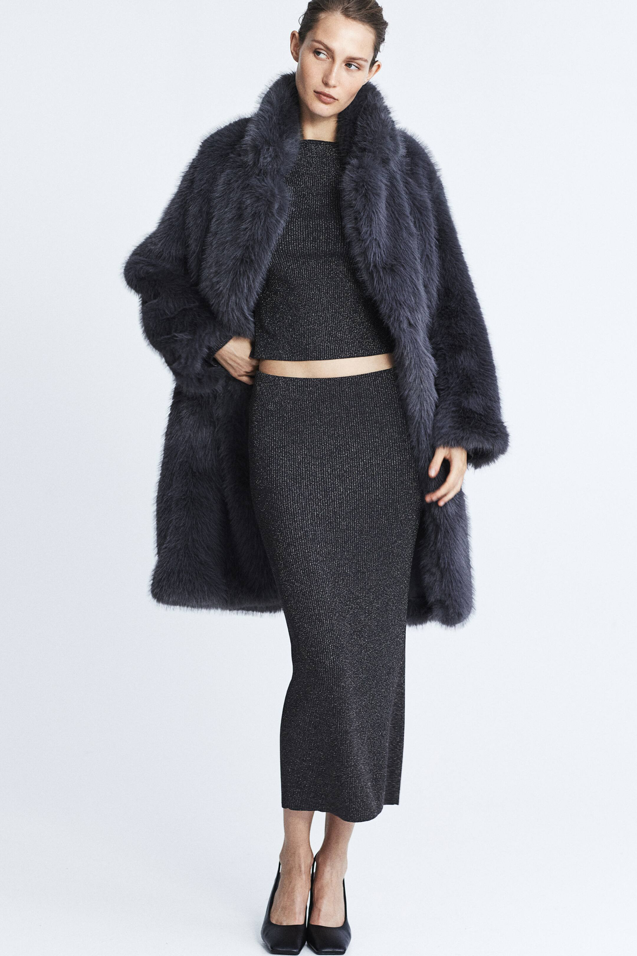 Glittery boat-neck top - Black/Silver-coloured - Ladies | H&M GB | H&M (UK, MY, IN, SG, PH, TW, HK)