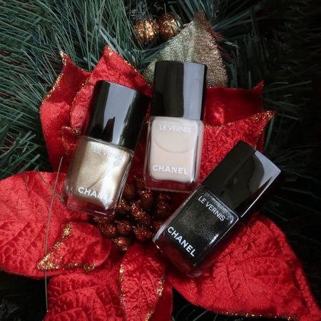 Chanel holiday nail polish ❤️ full review on the blog. Which color is your favorite? 🎁🎄❤️💅🏻

#LTKGiftGuide #LTKHoliday #LTKbeauty