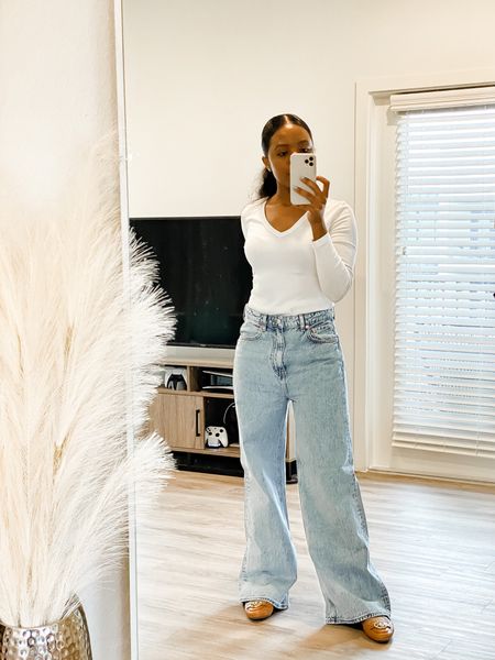 Relaxed jeans, baggy jeans, wide leg jeans….whatever you prefer to call them, you need a pair in your closet. I’m trying out several Jean styles as I rebuild my wardrobe and this style has been a longtime favorite  

#LTKstyletip #LTKFind