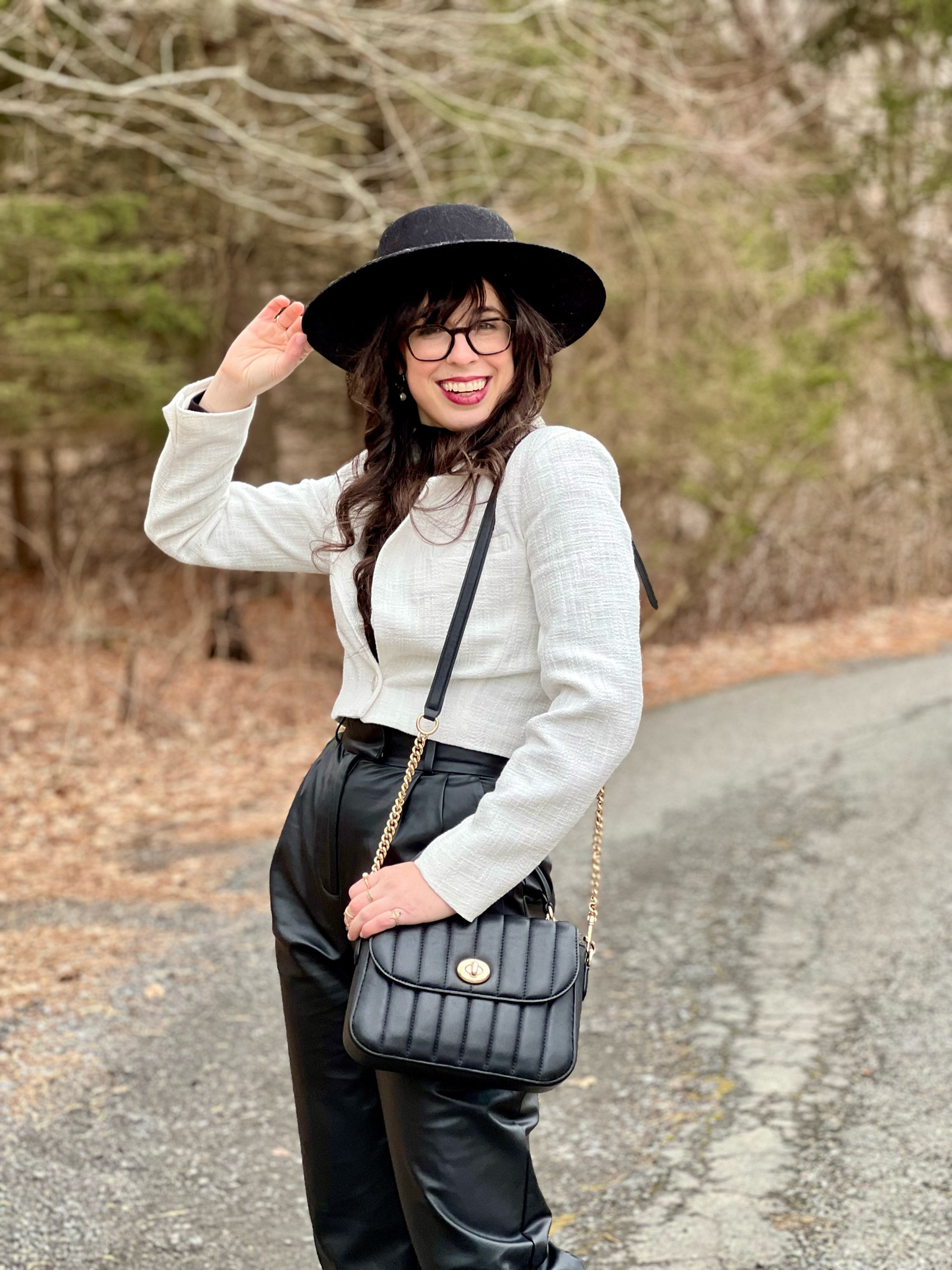 Janna’s new favorite cropped blazer! 

#LTKSeasonal #LTKsalealert #LTKFind