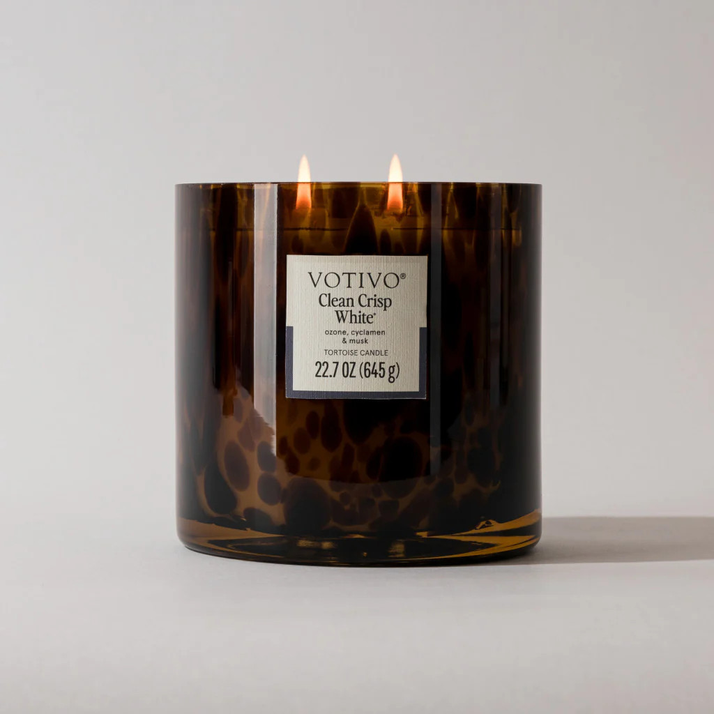 Clean Crisp White Tortoise Candle | Votivo