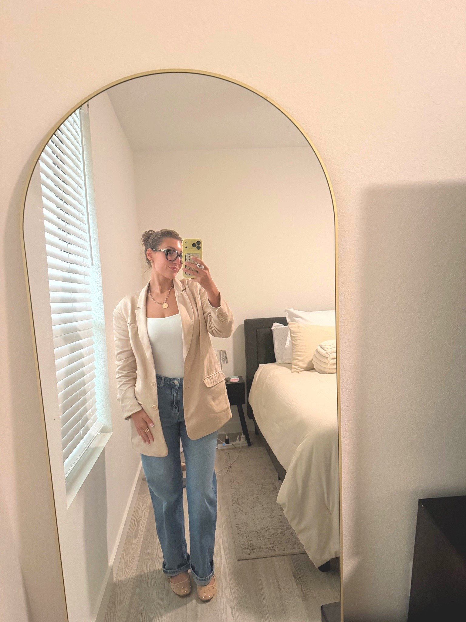 Casual, polished & ready to take on the day 🤍✨

The kind of work outfit that feels effortless but still put-together. Comfy enough for a busy day, chic enough for whatever’s on the calendar.

#WorkOutfit #CasualWorkwear #WorkwearStyle