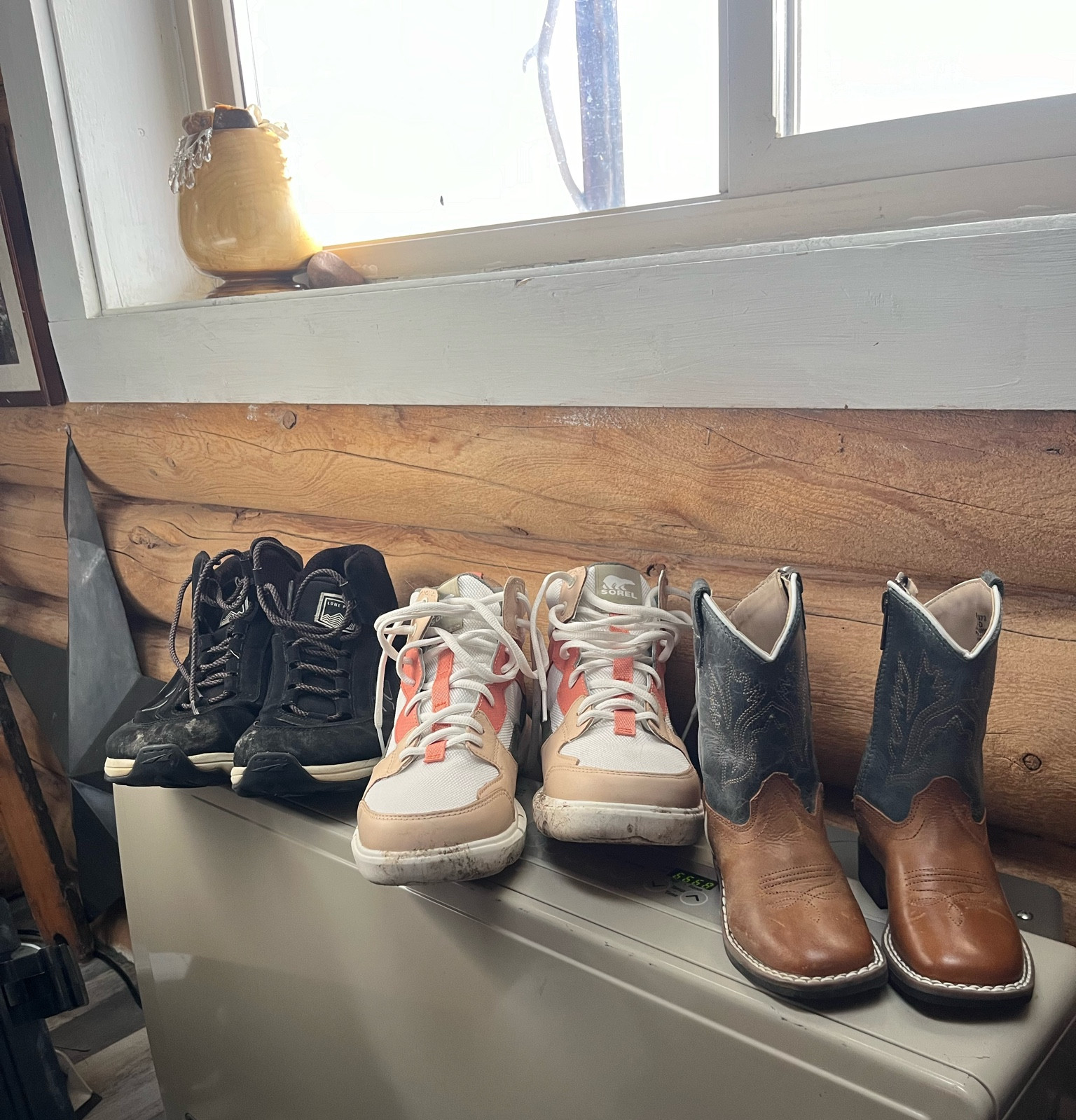 Winter outfit, winter vacation, vacation outfit, men’s shoes, hiking shoes, snow boots, sneakerss

#LTKbaby #LTKmens #LTKtravel