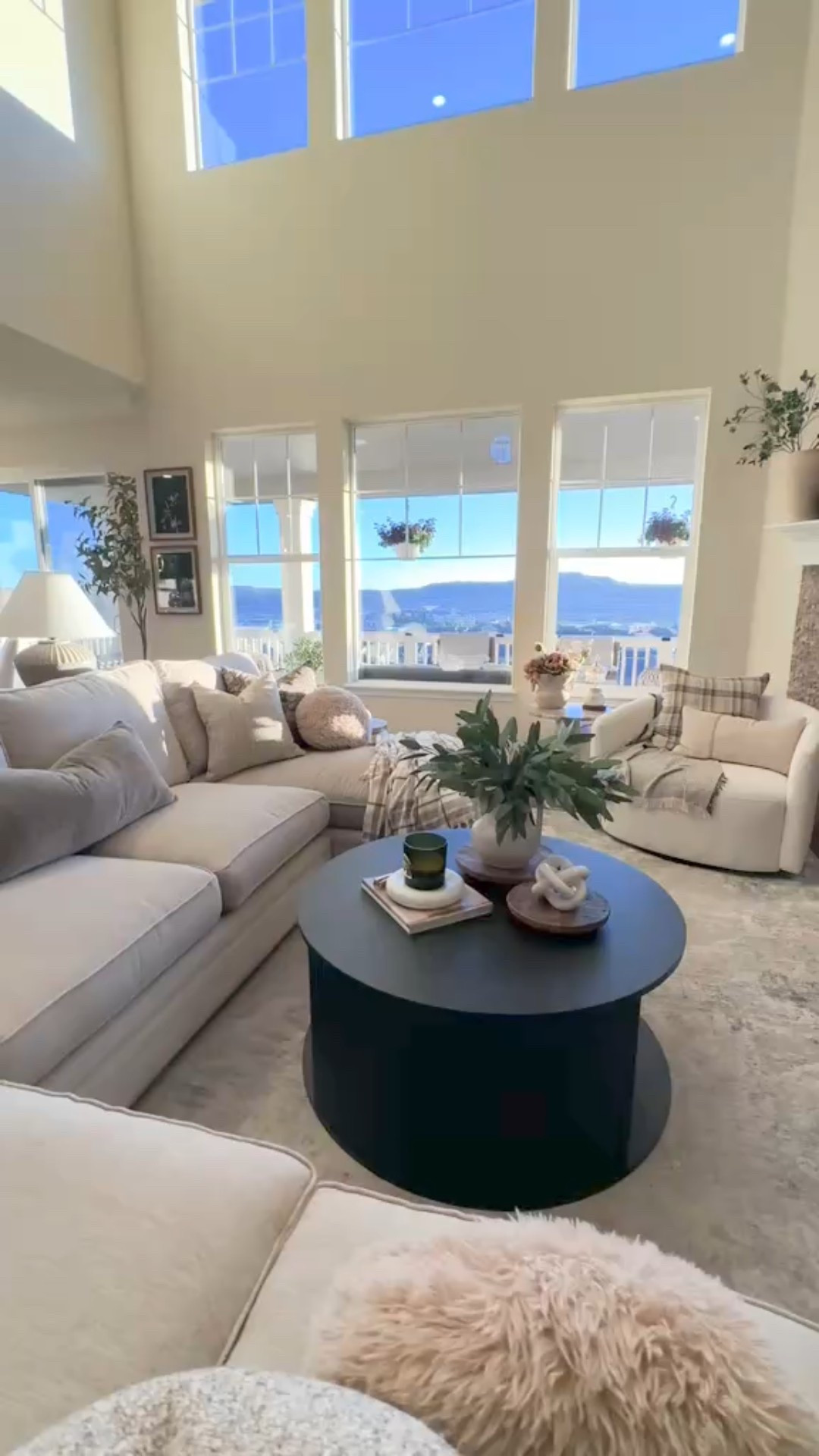 Coffee table vibe

#LTKSaleAlert #LTKSeasonal #LTKHome