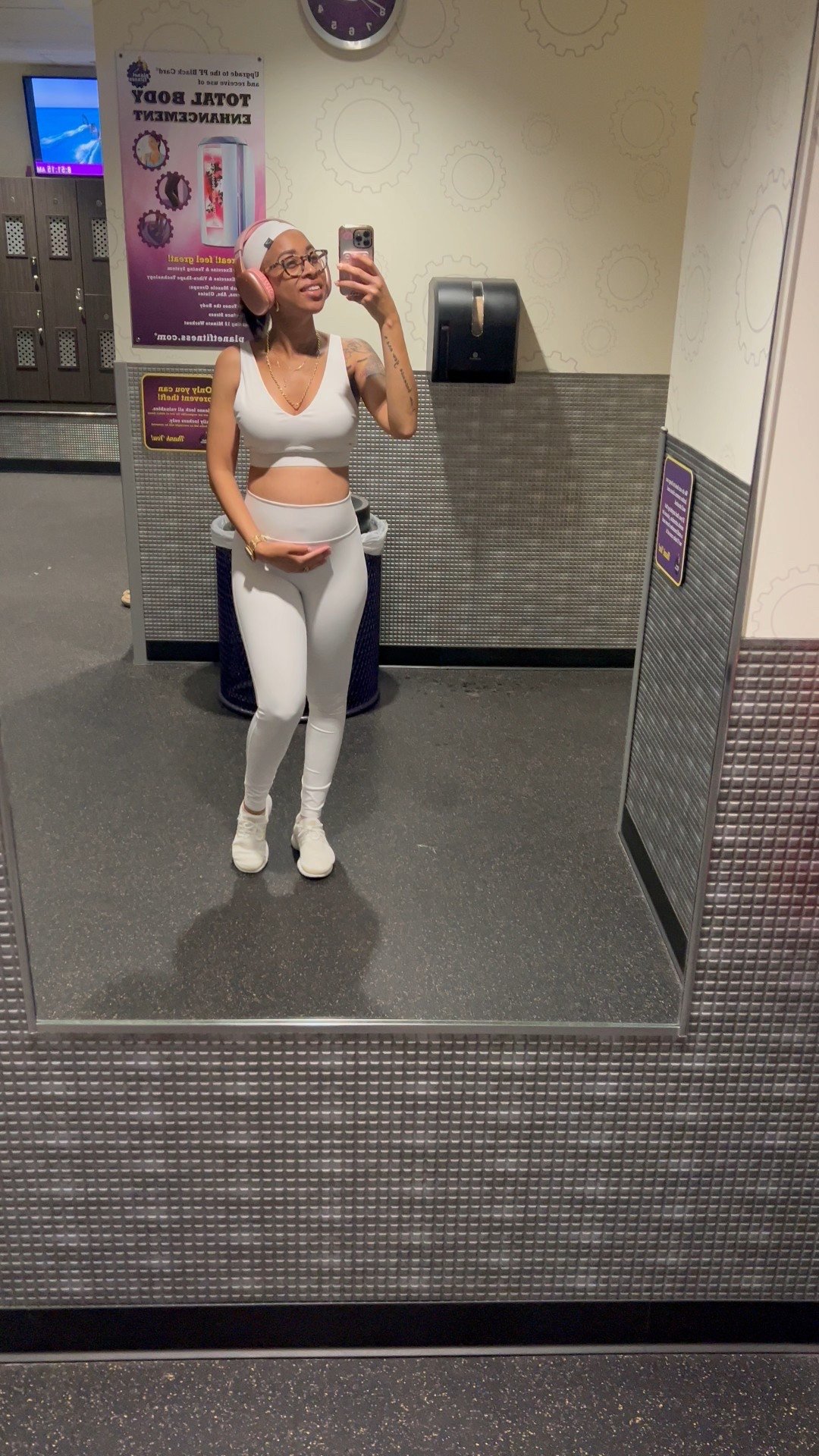 Pregnancy workouts kick my butt but I feel so good after but of course I need a good meal. 

Still able to get into my medium size workout sets but this belly is growing weekly🥰

Working out at least 3 times a week but it doesn’t mean I’m always at the gym, moving my body for healthy movements 

#LTKShoeCrush #LTKBump #LTKActive