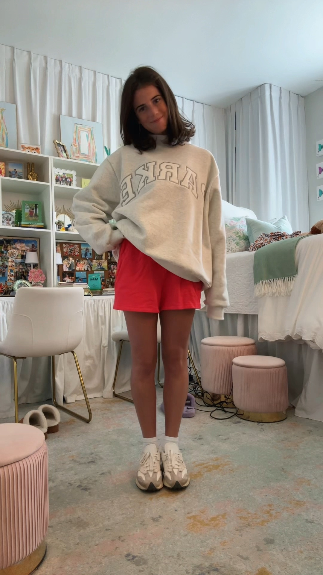 Cute + simple class OOTD!!!! Love these matching sets! So similar to daily drills! ❣️❣️❣️❣️ + Parke sweatshirts are perfect for class! Sooooo comfy!!!!!! 