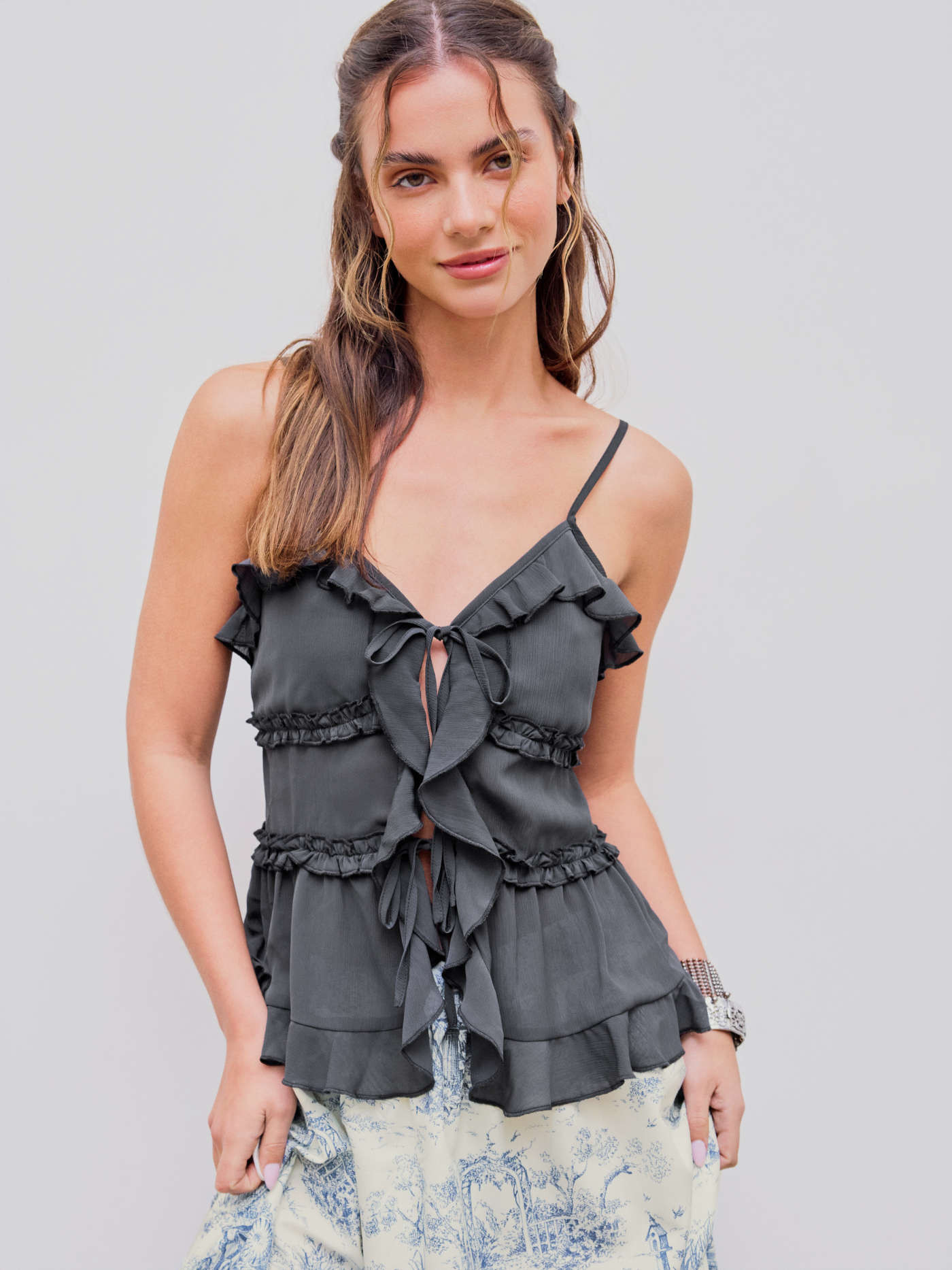 V-neck Knotted Lettuce Trim Solid Cami Top | Cider
