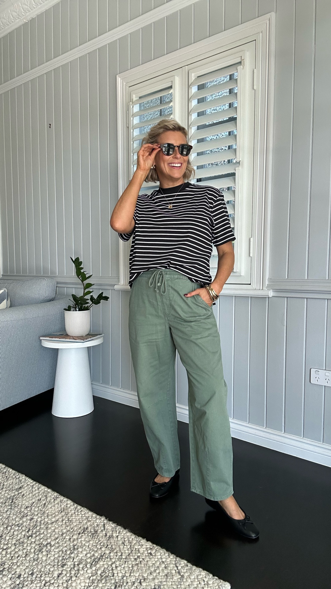 Today’s casual look for a morning photoshoot. 

These are a great casual barrel leg pant - in a cotton drill fabric. I’ve paired them with a stripe tee and black accessories for an easy look. 

Pants: I went down one size to an 8 for a more streamlined fit. But if you want a relaxed fit, take your usual size. 
Tee: Medium 

#LTKpetite #LTKautumn #LTKaustralia