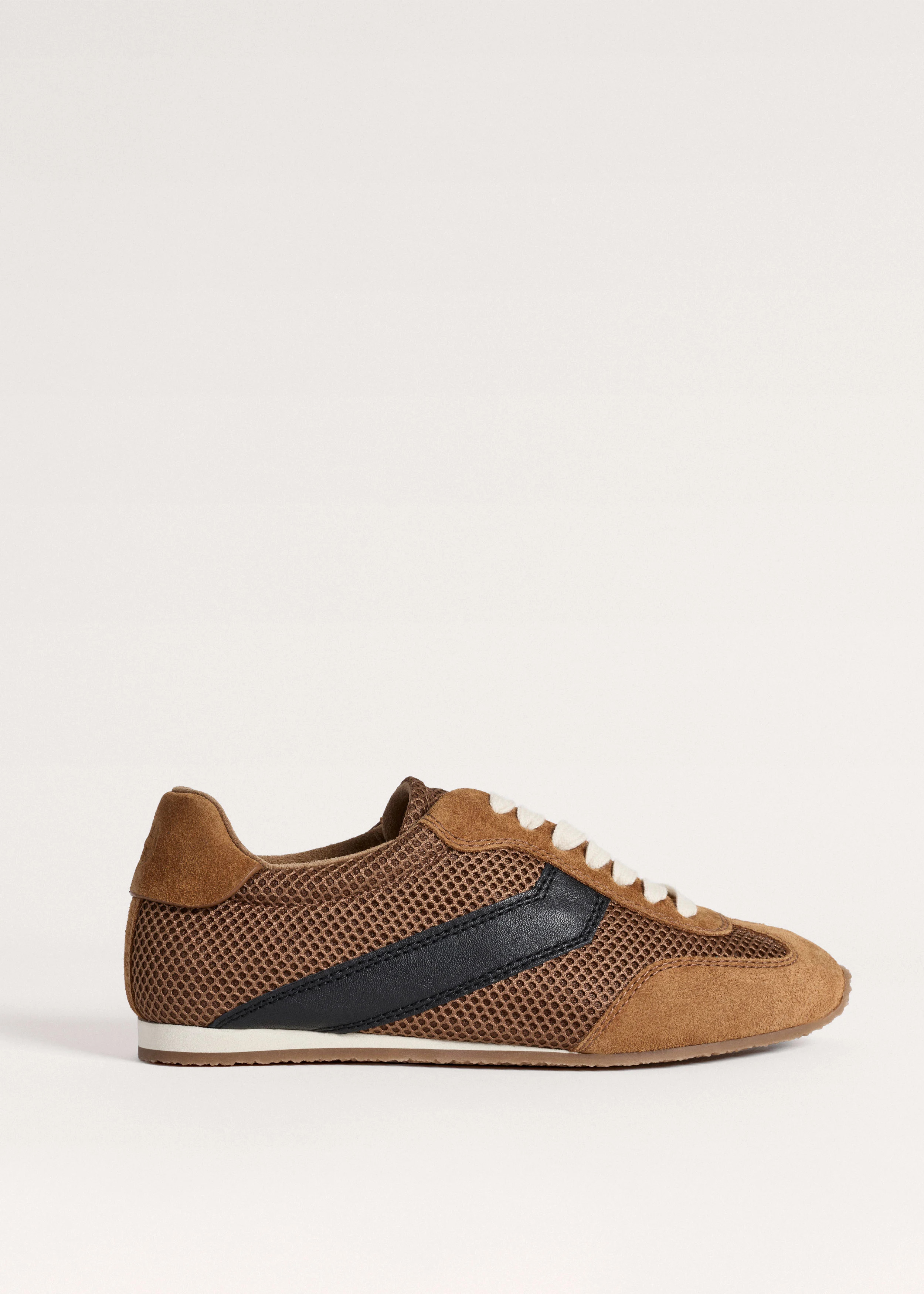Retro Runner | ME+EM Global (Excluding US)