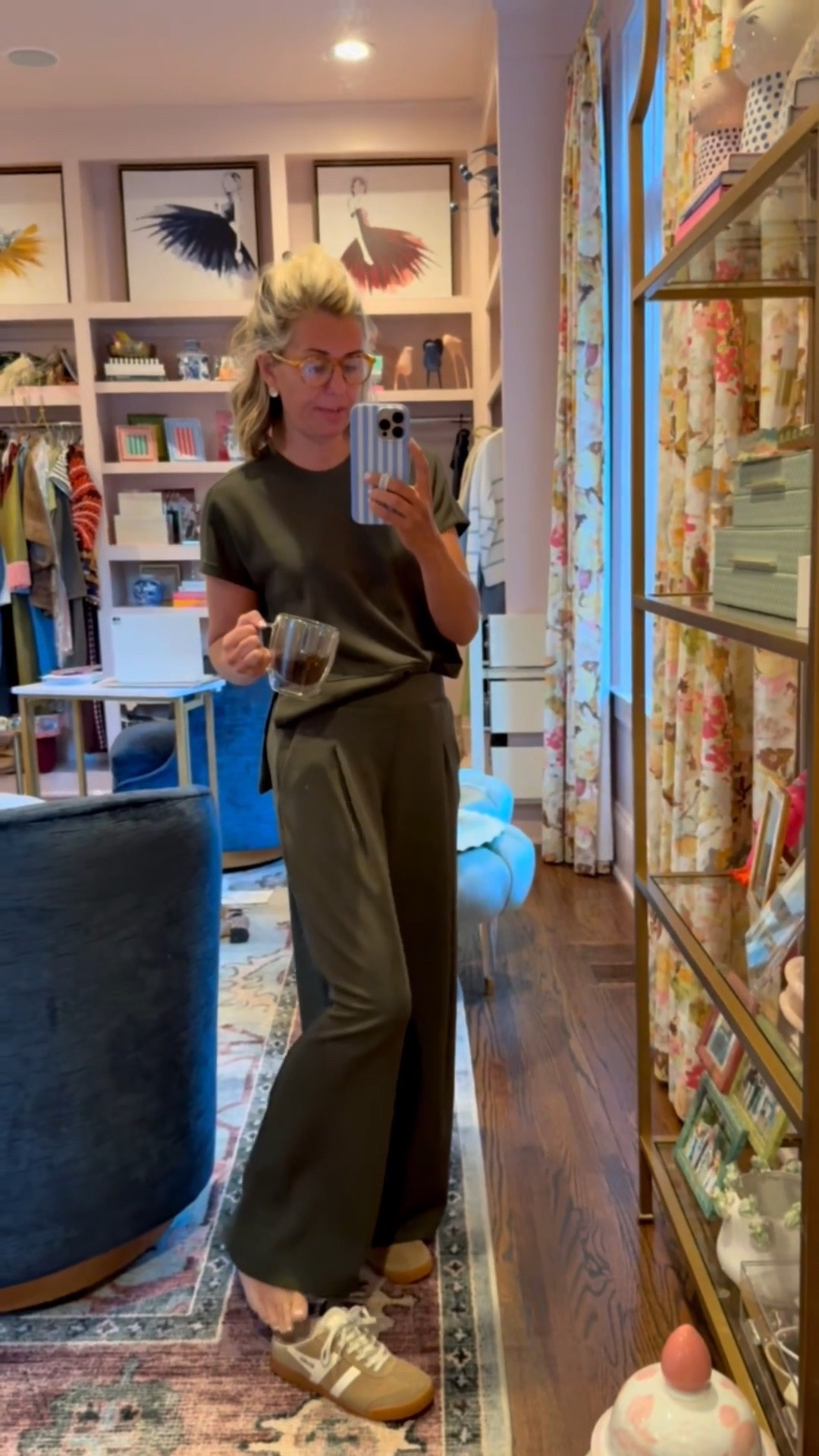 Out the door in my comfy & cute Spanx Air Essentials!
Top - xs
Pants - small petite
Sneakers - 8 tts