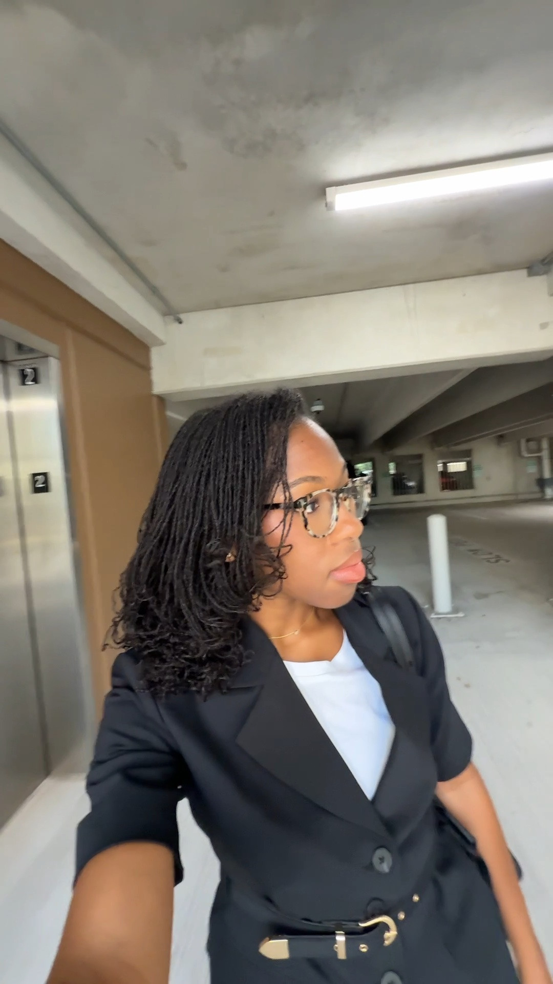 Black short sleeve blazer outfit 💼

#corporatechic #corporategirl @Express

#LTKWorkwear