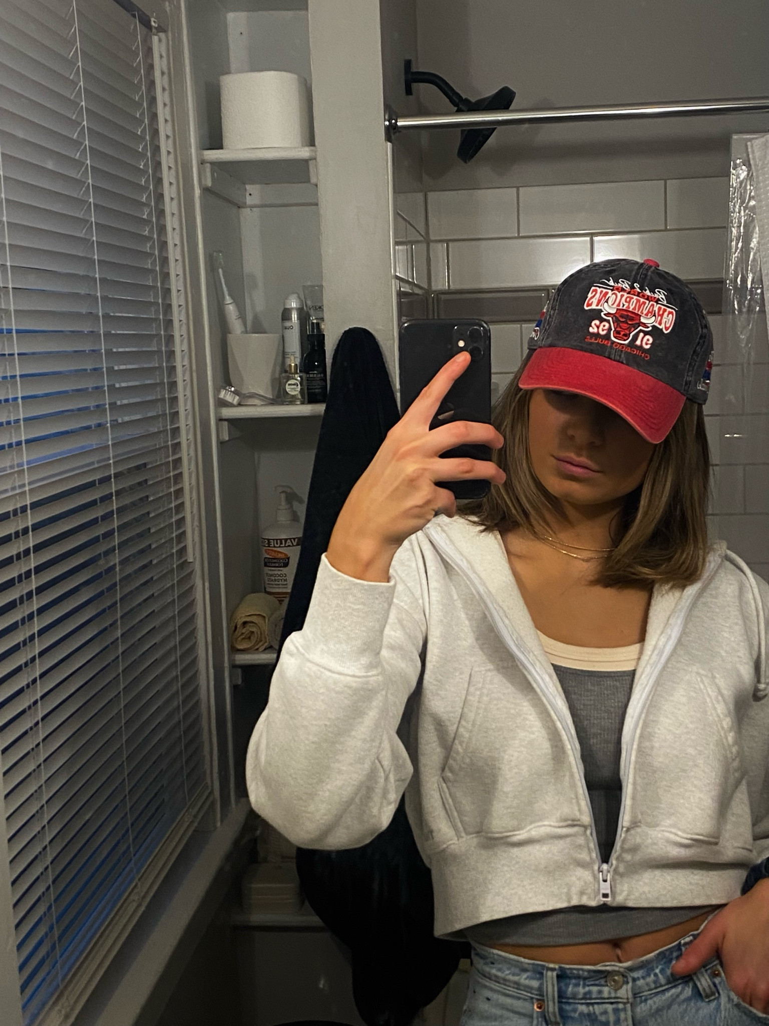 Shop the look 🌹


















#Baseball #hat #chicago #bulls #red #aritziq #abercrombie #jeans #cropped #hoodie #hoodies #90s #style #ootd #outfit #copy #look #looks #retro

#LTKStyleTip