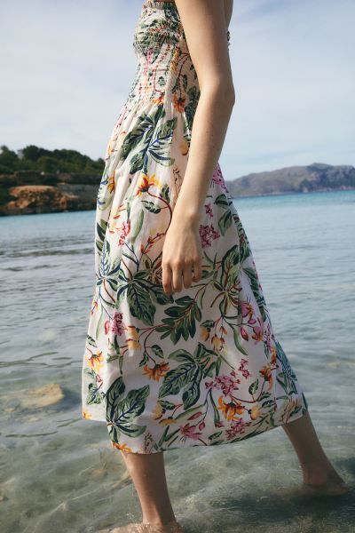 Smock-topped dress - Cream/Floral - Ladies | H&M GB | H&M (UK, MY, IN, SG, PH, TW, HK)