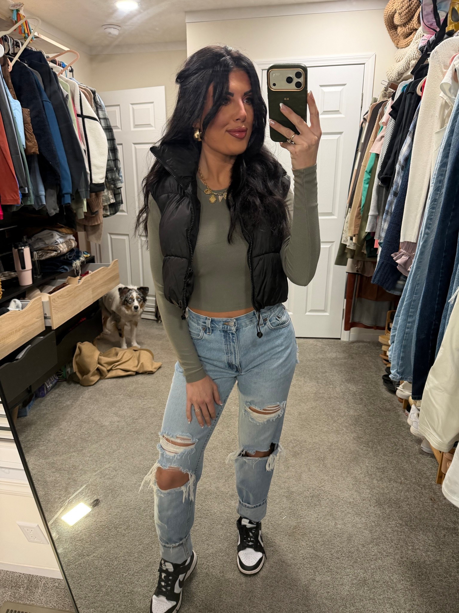 TGIF OOTD 👟 

#TGIF #LTKCASUAL #LTKFASHION #OOTD #WINTERFASHION 