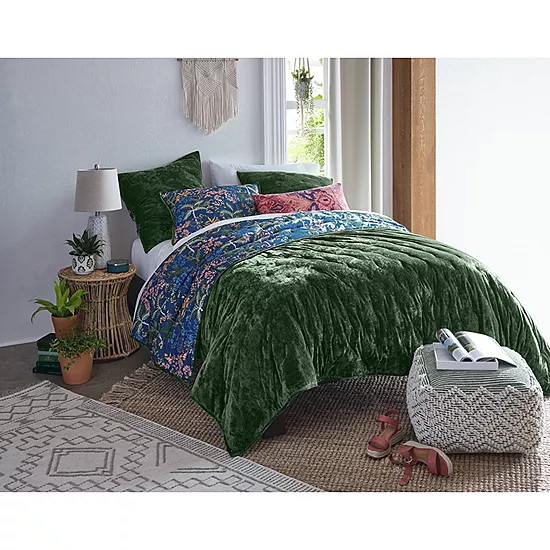 Distant Lands Verona Velvet Reversible Quilt | JCPenney