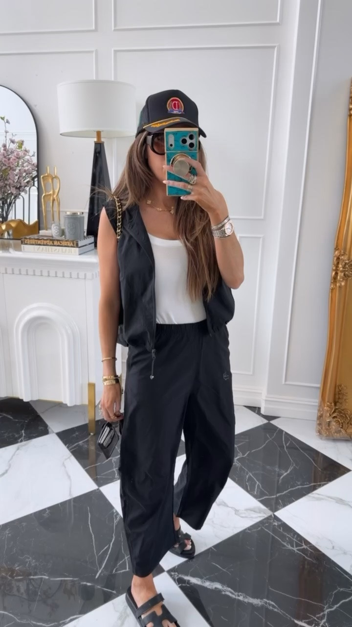 Alo & lululemon lookalikes! These pieces are so light and comfortable! 

Aerie fashion, Aerie finds, Alo fashion, lululemon, Summer outfits, Travel outfits, Active wear, Matching sets, Barrel pants, White tank top, Emily Gemma

#LTKTravel #LTKmomlife #LTKActive