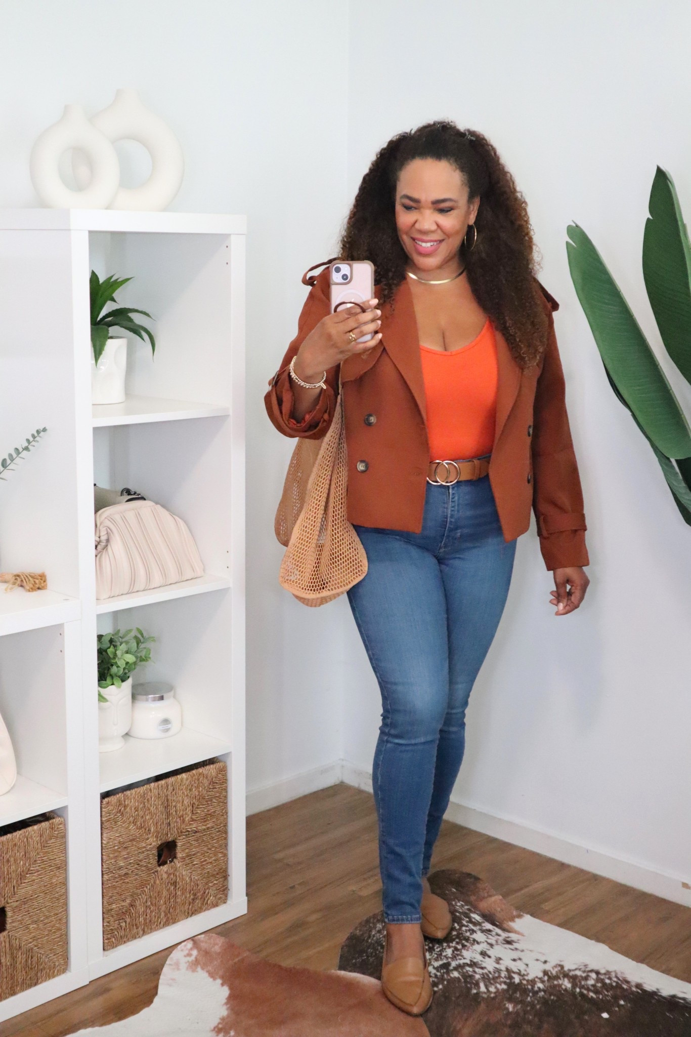 Super cute weekend outfit with this cropped trench. Size large in the coat and top. Jeans size 32 ✨

#LTKootd #LTKMidsize #LTKOver40