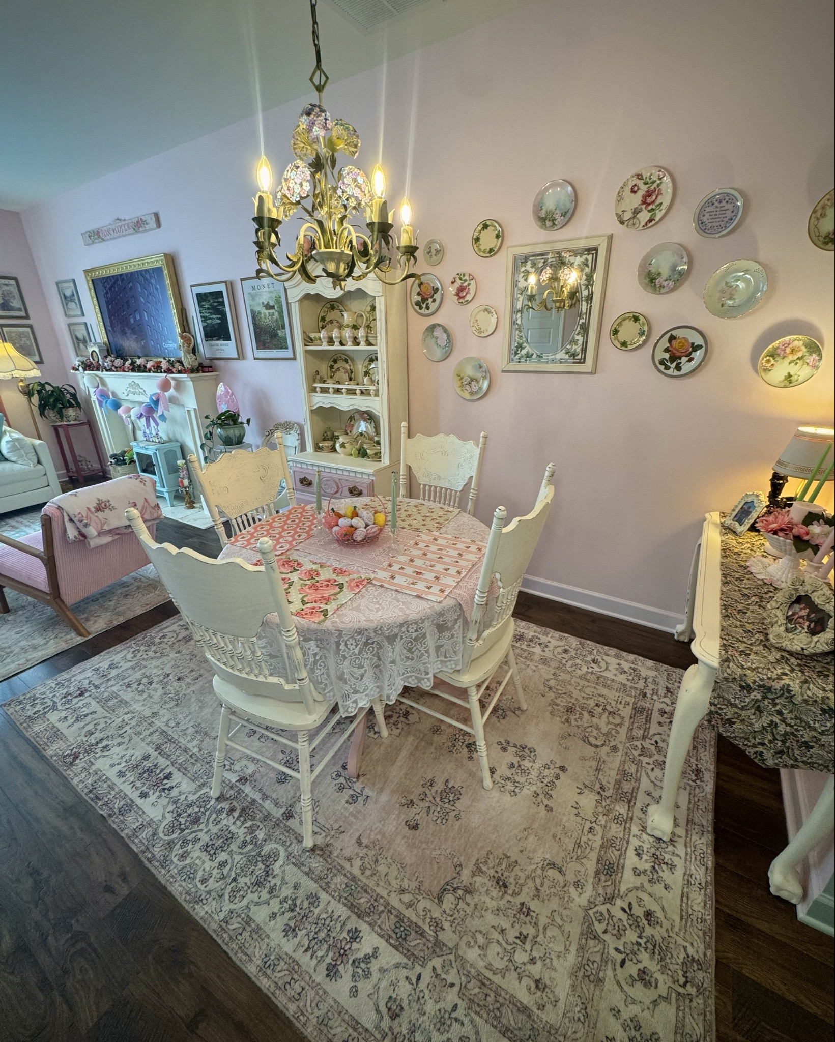 Shabby chic breakfast table🌸 #shabbychic #breakfasttable #pink #pinkhome

#LTKHome #LTKHome