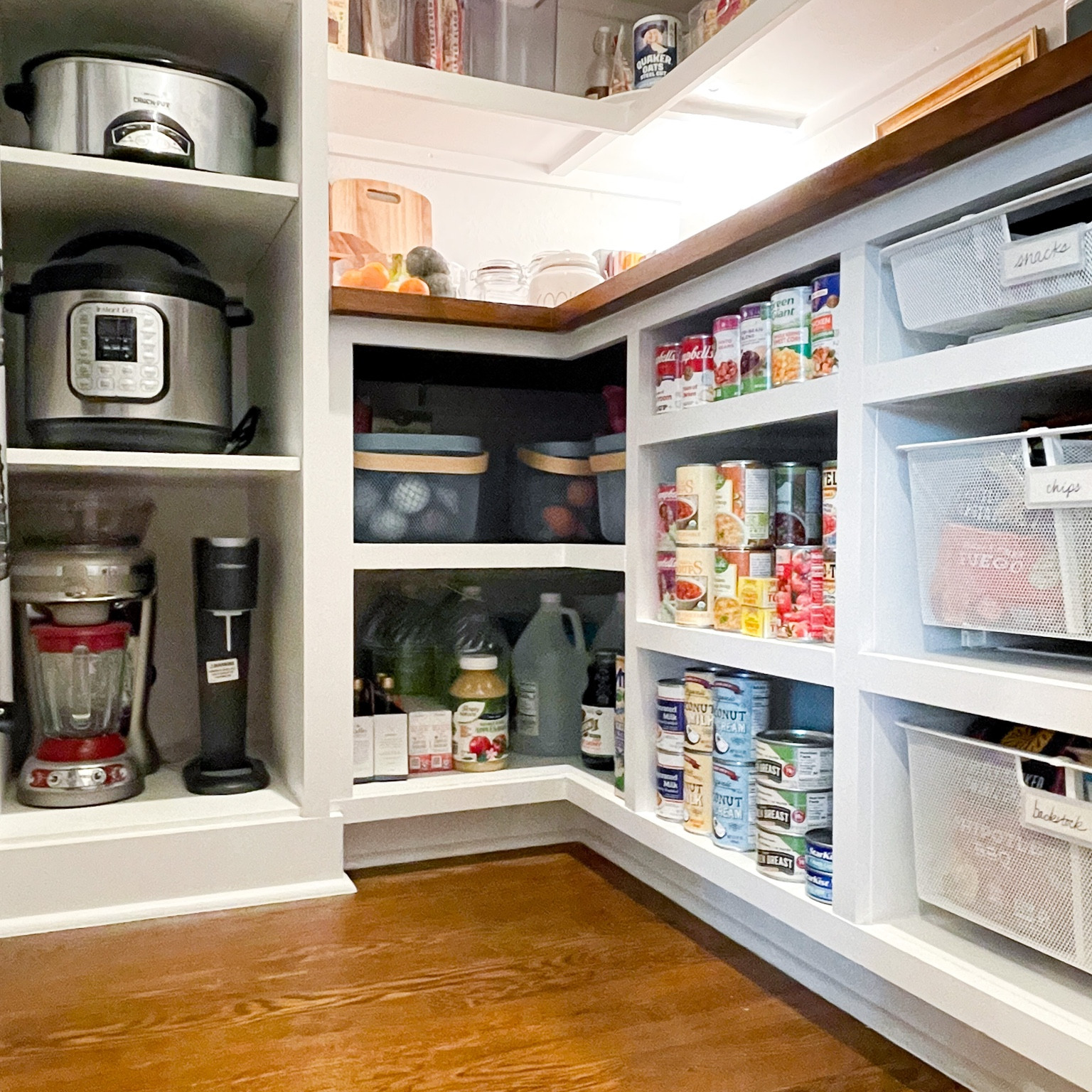 The white pull out pantry baskets are on sale for their lowest price of the year! They install in any cabinet with 4 screws & come in several sizes!



#LTKhome #LTKFind #LTKsalealert