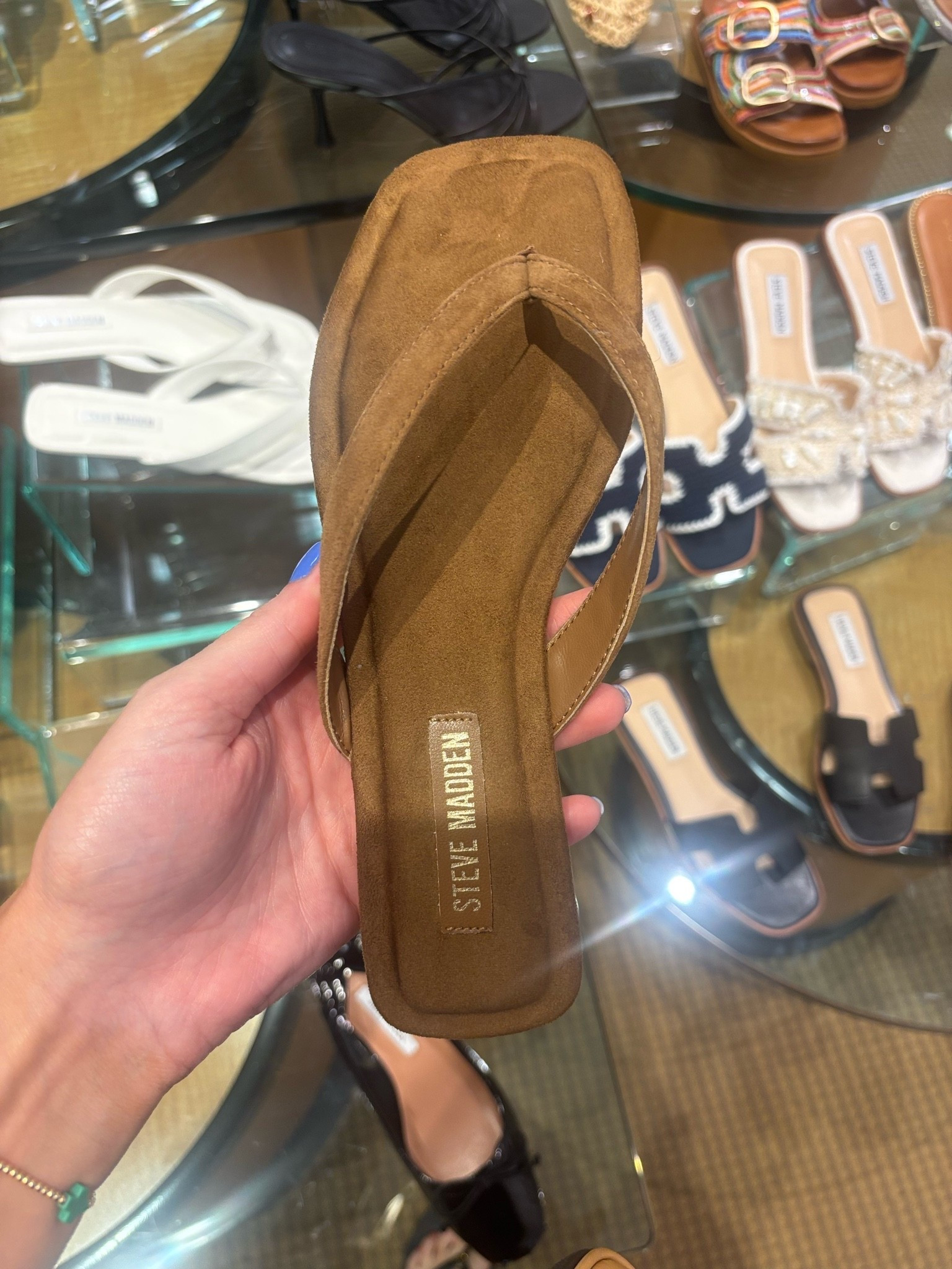 I just offered these! Steve Madden suede flip flops. So so so cute and flattering on.

#LTKootd #LTKgrwm #LTKdayinmylife
