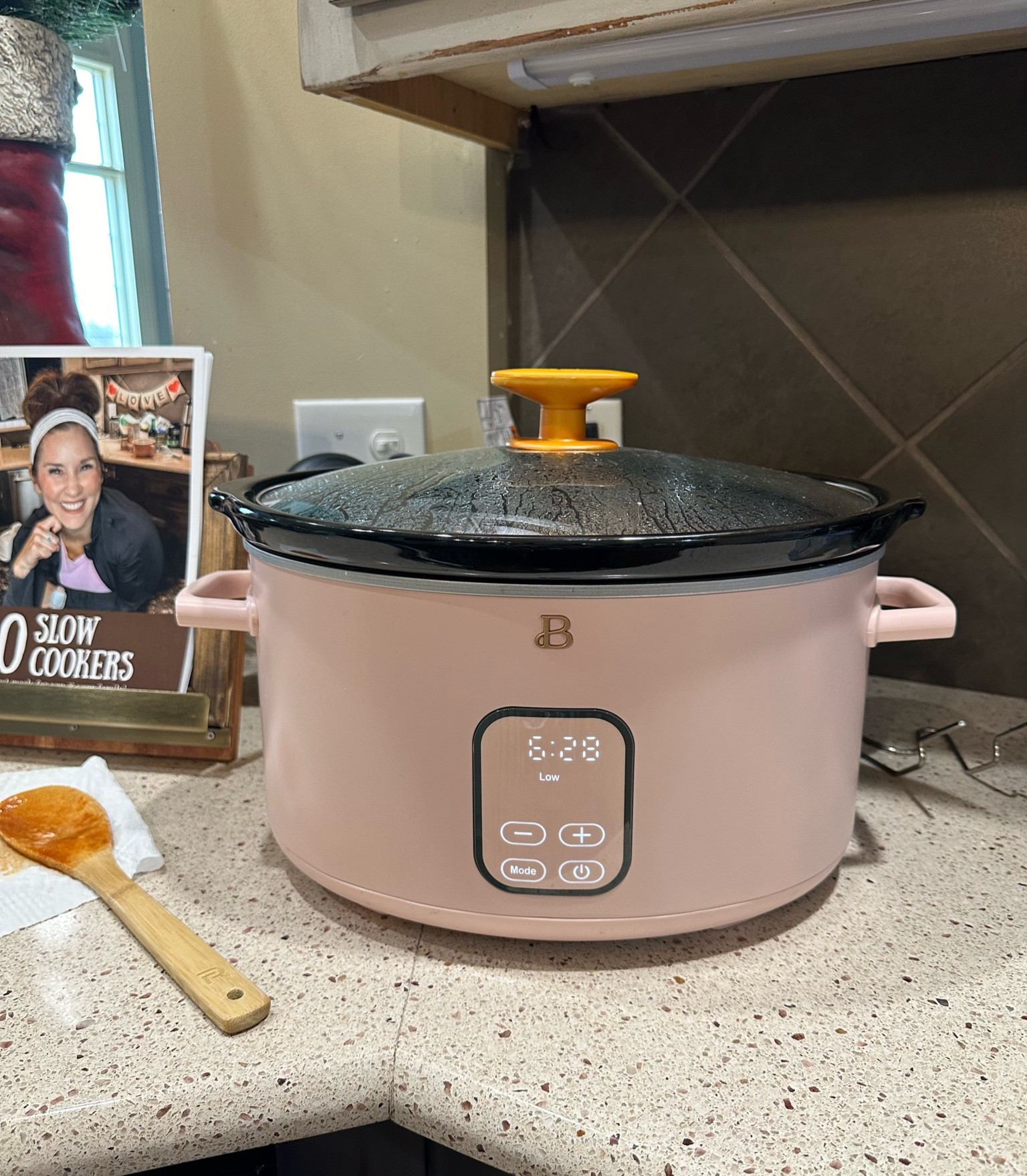Between Christmas and New Year it is so hard to get dinner on the table!! Slow cookers are where it is at!!  Especially this set it and forget it slow cooker!! & It’s on sale!! 

Love the pink, but I’ll link all the available colors  below too! ⬇️