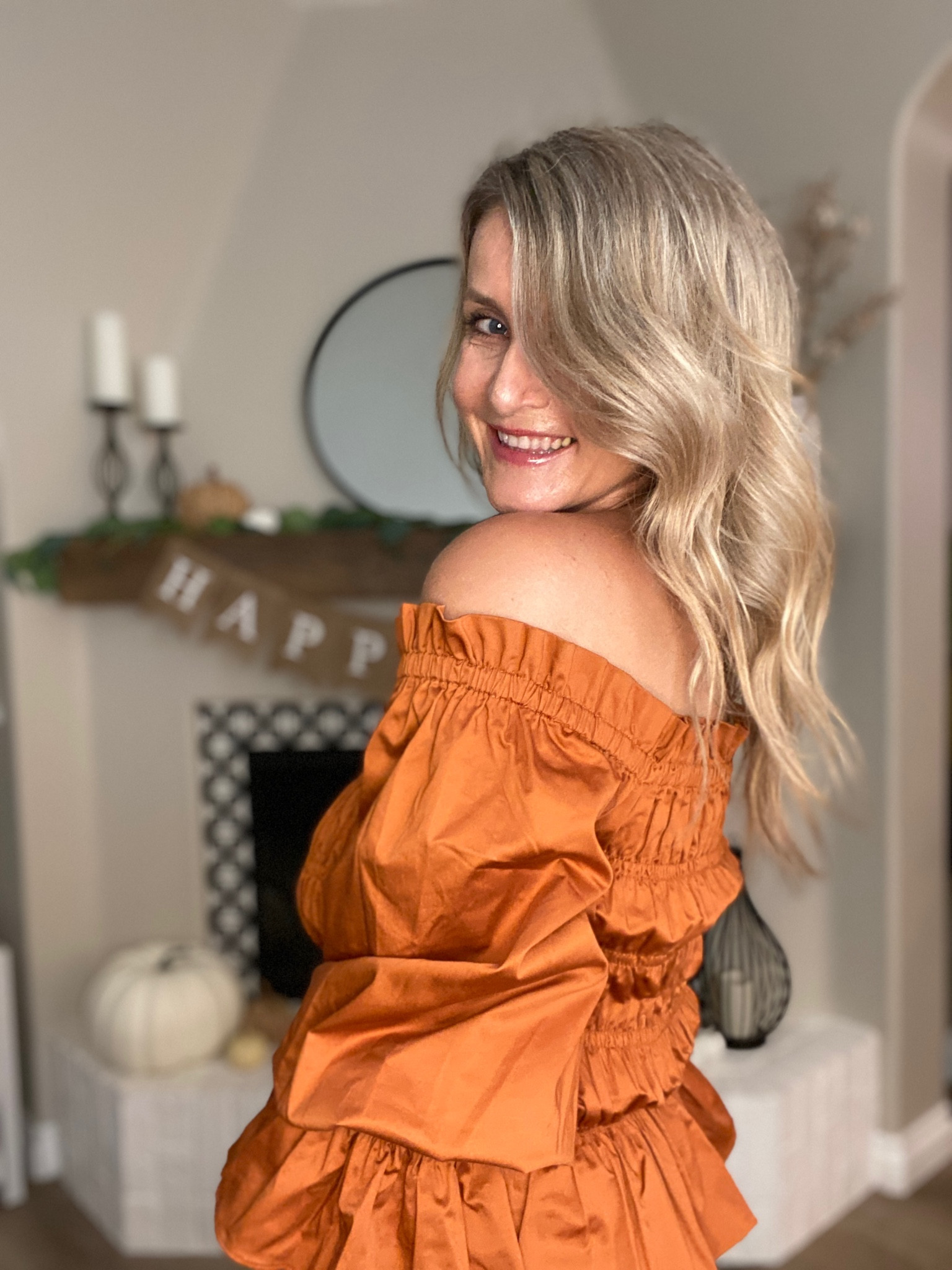 Pumpkin patch pics anyone? 🎃 

All and more are linked below ⬇️ Just scroll to “Shop my Pic” and make sure to hit “Follow” to get my curated styling pics. 😘


#LTKtransitionaloutfit #LTKfallstyleinspo #LTKfalloutfit #LTKautumnoutfit #LTKautumnvibes #LTKfalloutfits #LTKpumpkinpatchpictures #LTKover40style #LTKover50style #LTKfallfamilyphoto #LTKrusttop #LTKdatenight 