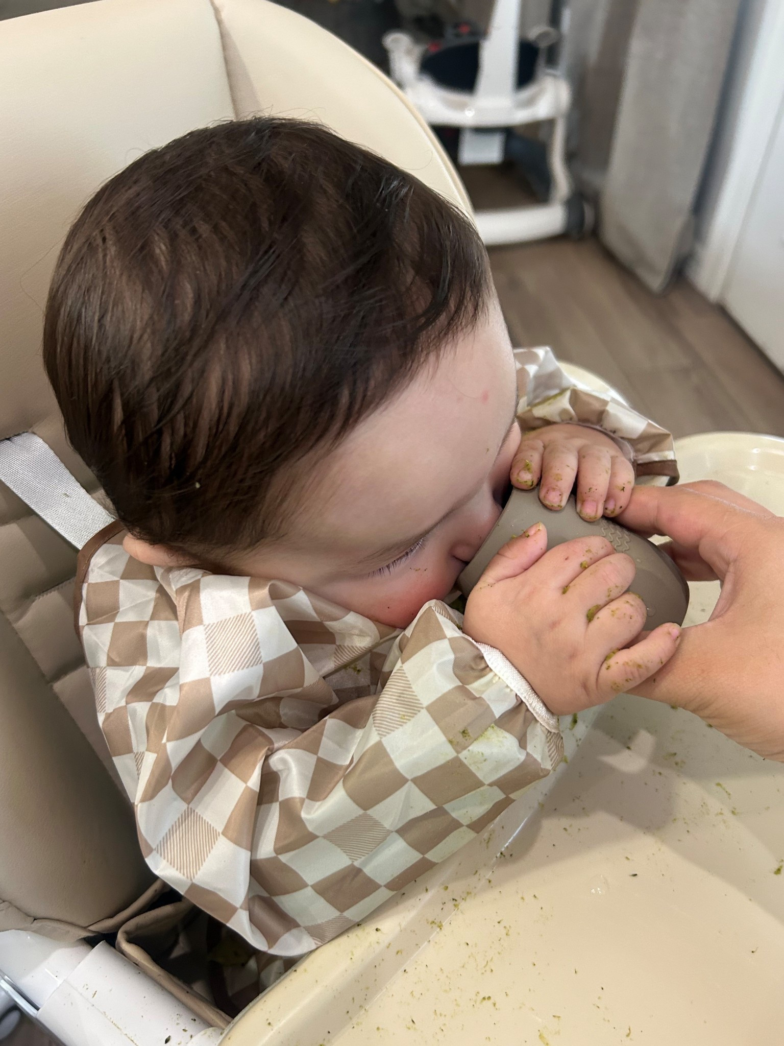 👶🏻🍽️