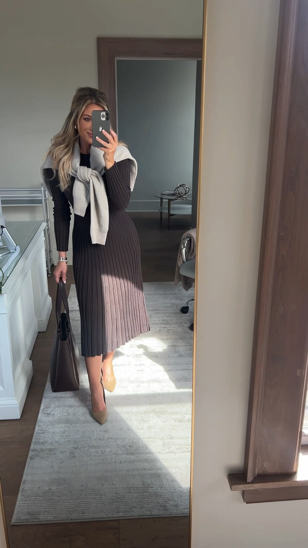 Morning routine at the office! This long sleeve knit midi dress is a go to staple for me right now!’ It’s so cozy and perfect for the office during the winter time! Wearing XS! 


#LTKWorkwear #LTKmorningroutine #LTKootd