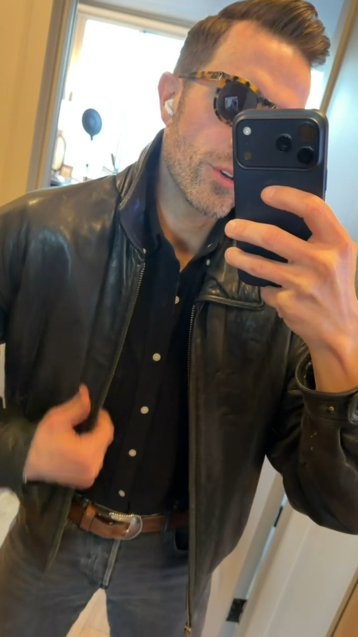 Picked up this vintage leather jacket over this weekend and I’m obsessed with the silhouette. This shape is having such a moment right now, so I’ve linked a bunch of similar options to achieve this look @Zara 

#LTKspringtrends #LTKSeasonal #LTKMens