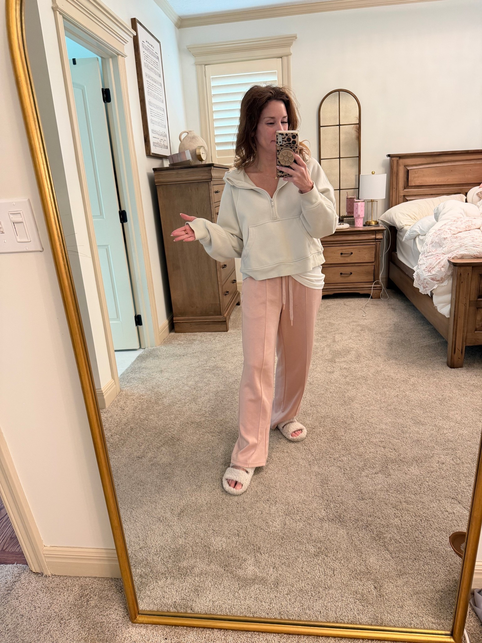 Comfy casual day 
These pants even come in petite length too! 

Amazon coming in clutch 🙌

#LTKOver40 #LTKmomlife #LTKPetite