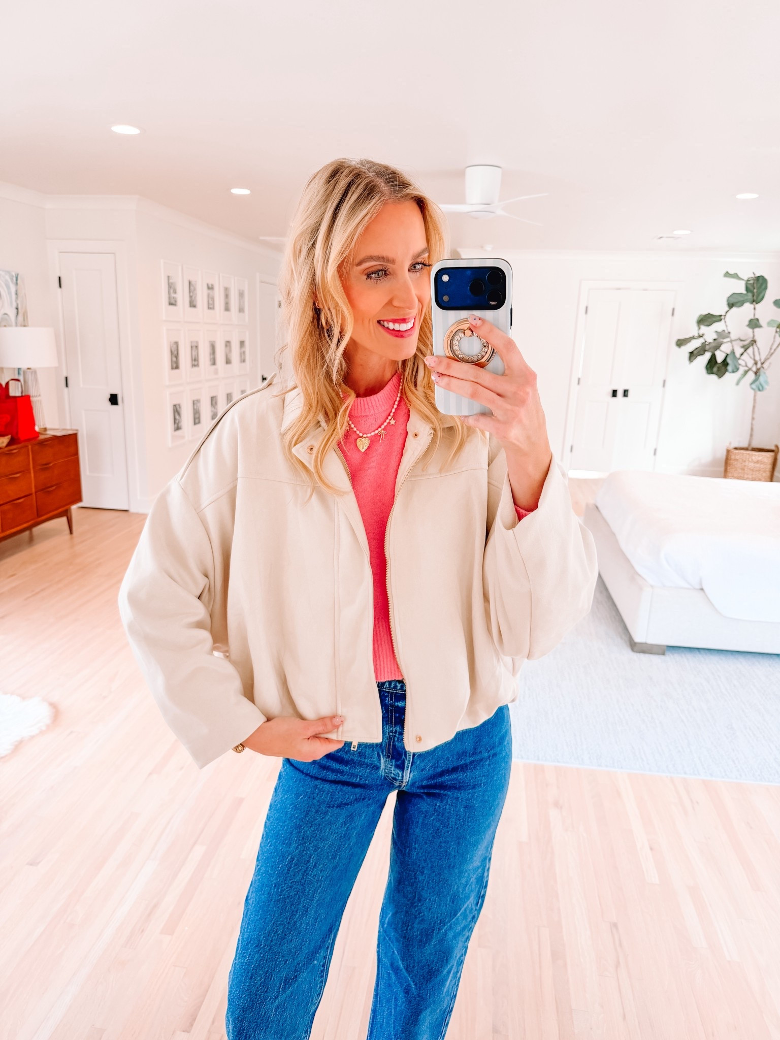 The cutest cropped jacket from Amazon! 

Classic style / Fall style / Levi’s / Suede jacket 

#LTKFindsUnder50 #LTKFindsUnder100