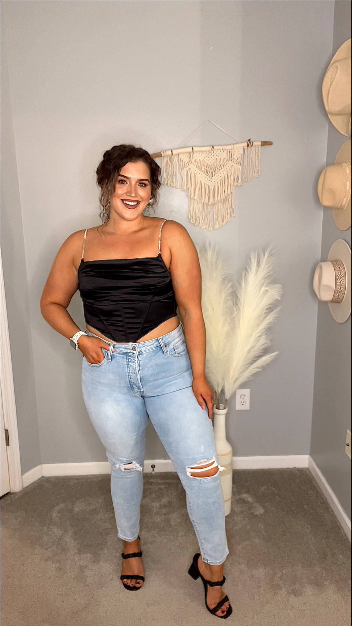 Size 12 Old Navy denim jean try on 👖
Fits TTS
#midsizeoutfits #jeans #denim #curvydenim #distressedjeans #straightjeans #anklejeans #skinnyjeans #heels #blackheels #corsettop #casualoutfit 

#LTKcurves #LTKunder50 #LTKFind