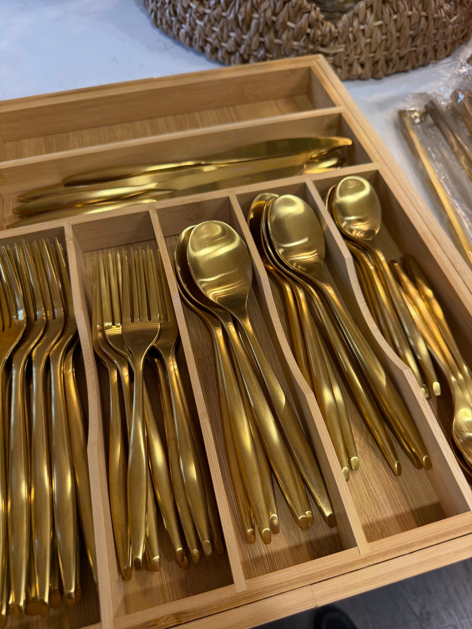 The most beautiful gold flatware ♥️

#LTKSaleAlert #LTKCyberWeek #LTKHome