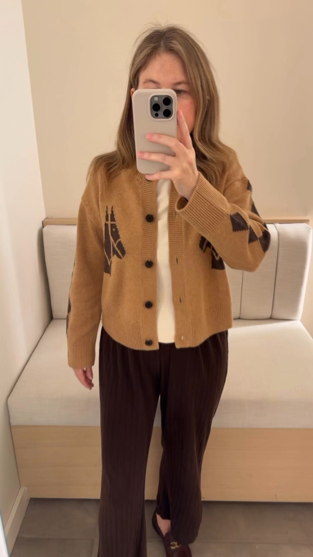 A few fall sweaters I love! The horse cardigan is so fun and I love the fit. These jeans are also a favorite I tried on while window shoppingg

#LTKStyleTip #LTKSeasonal