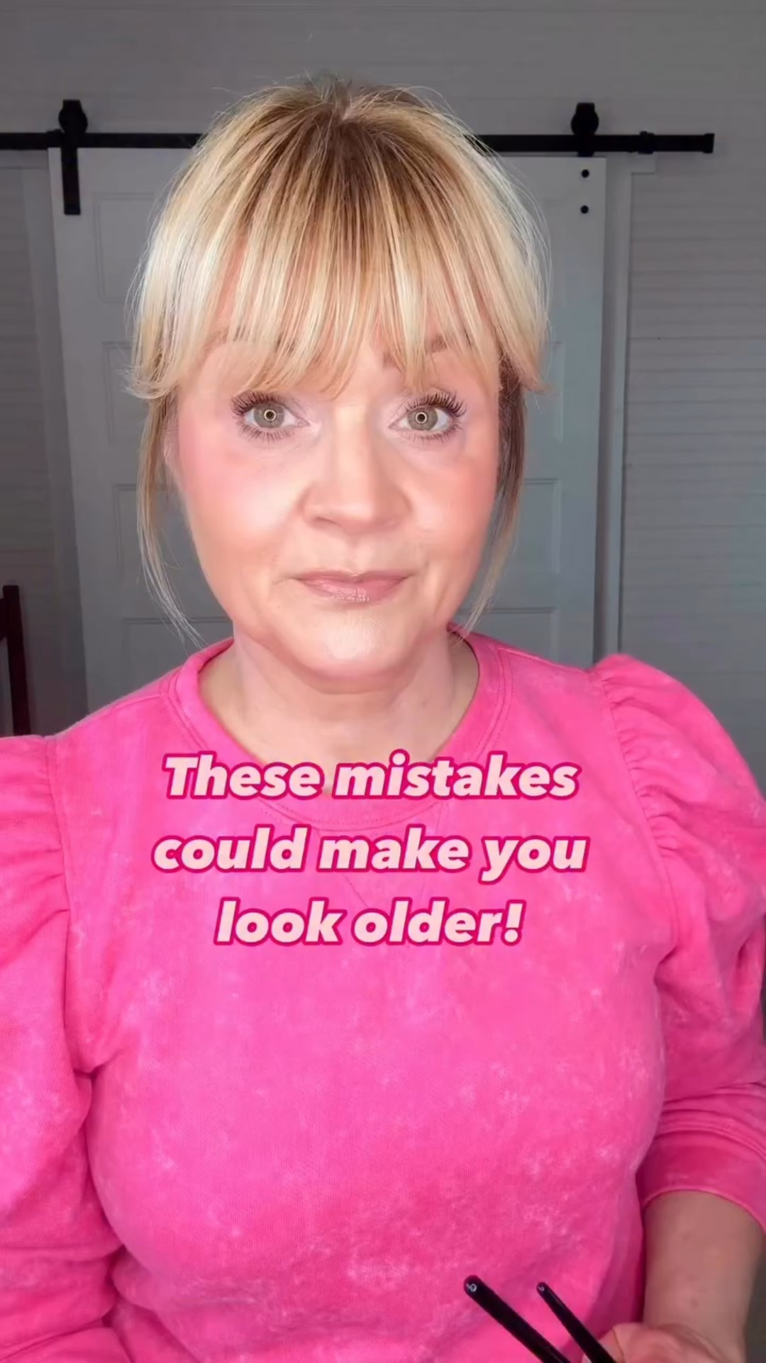 Tell me another makeup mistake that is easily fixable. 
Tap the ❤️and comment MAKEUP to see a full video on super easy makeup fixes for our mature makeup. 
Thank you for being here and following 😘😘