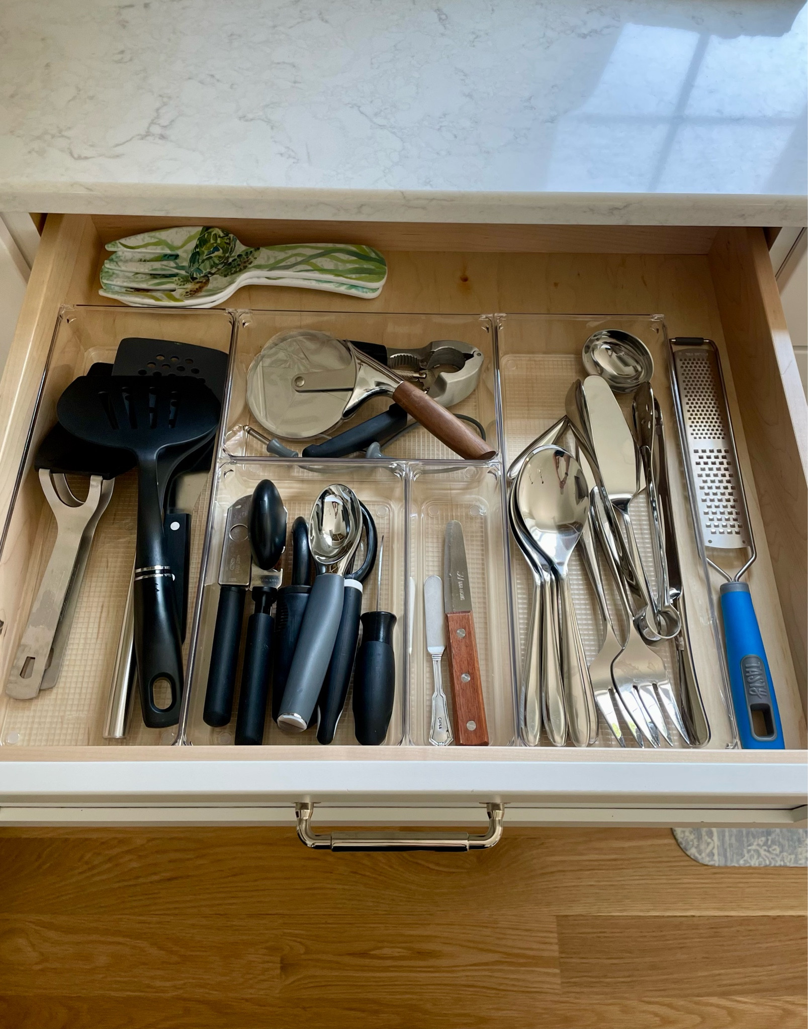 Kitchen drawer organization / kitchen utensils / the container store finds 

#LTKhome
